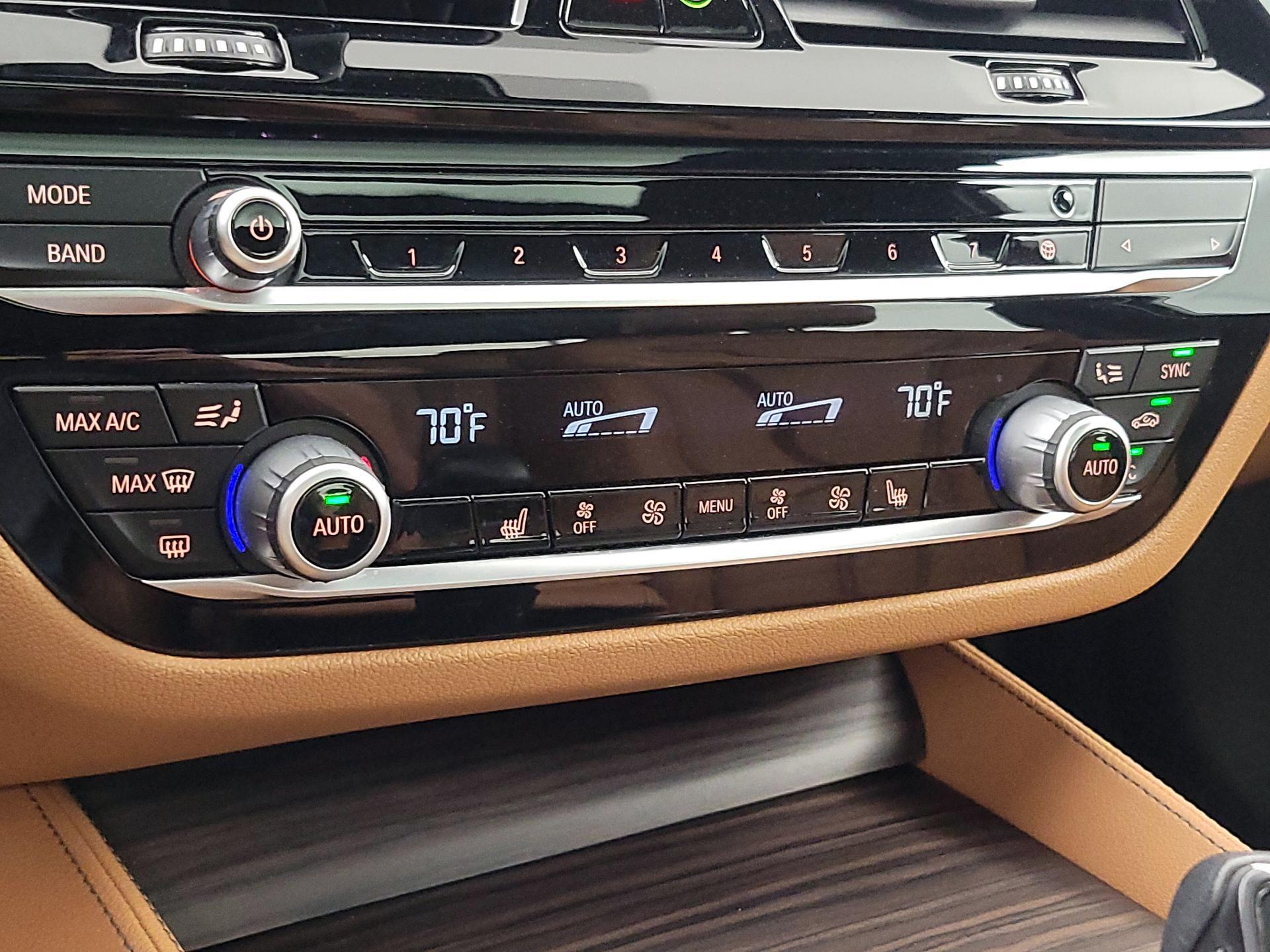Thumbnail: 2020 BMW 5 Series - 17