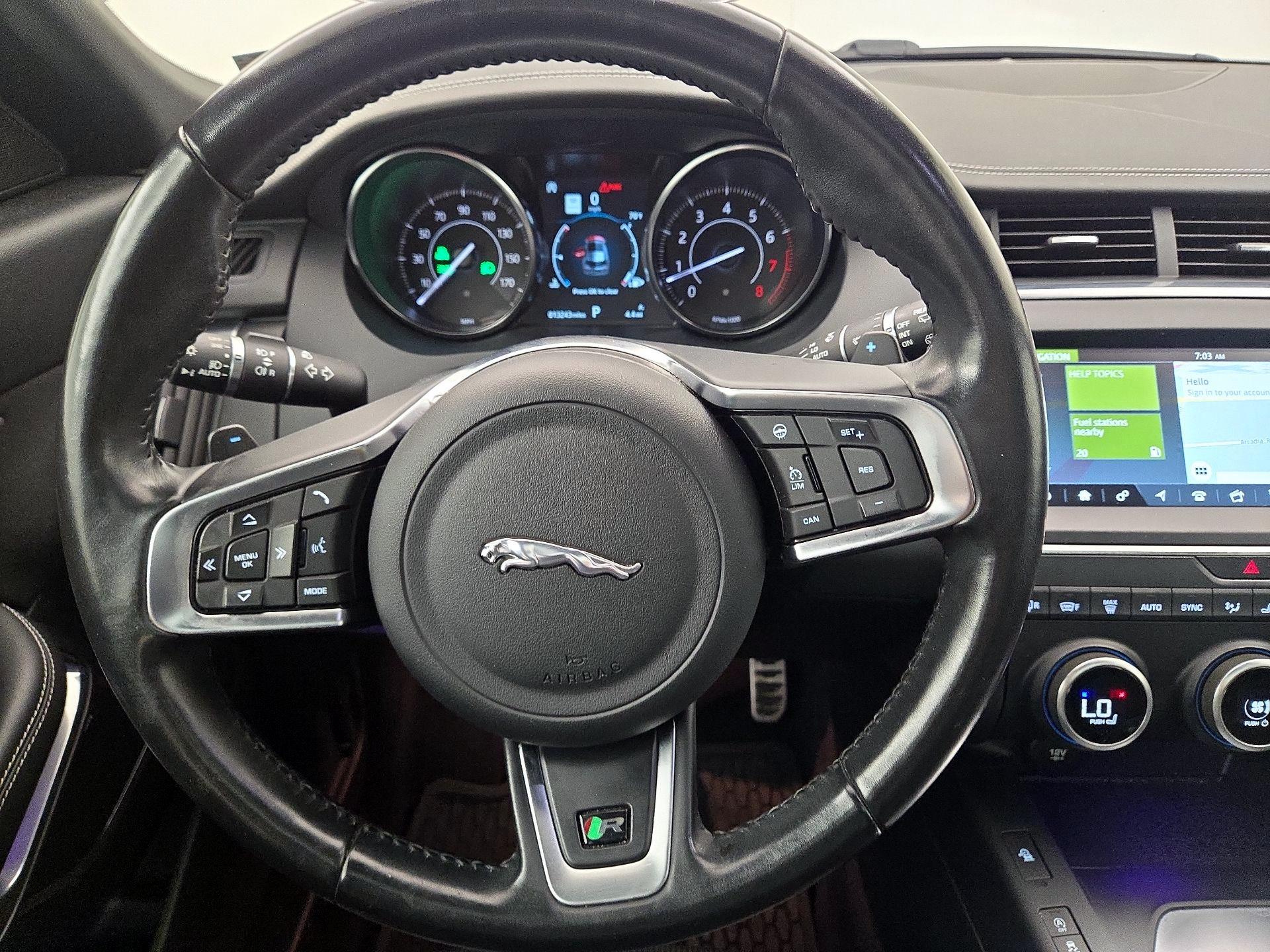 Thumbnail: 2020 Jaguar E-Pace - 10
