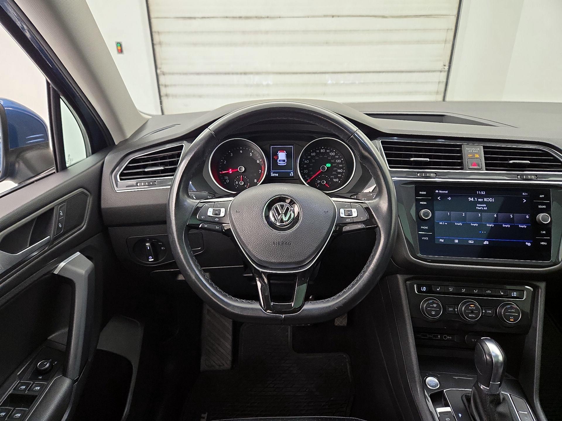 Thumbnail: 2019 Volkswagen Tiguan - 10