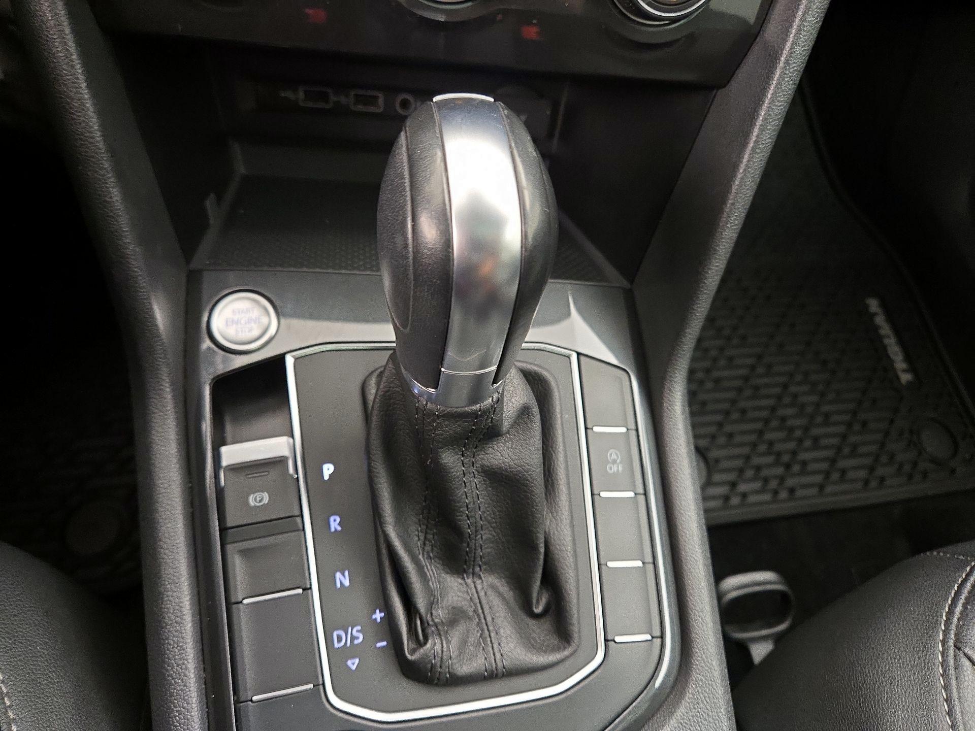 Thumbnail: 2019 Volkswagen Tiguan - 17