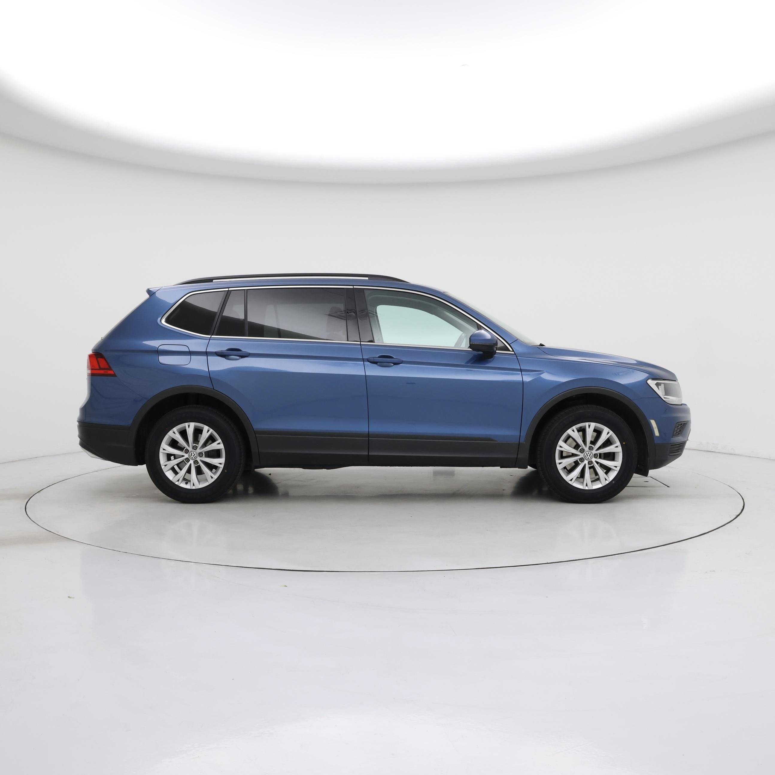 Thumbnail: 2019 Volkswagen Tiguan - 7