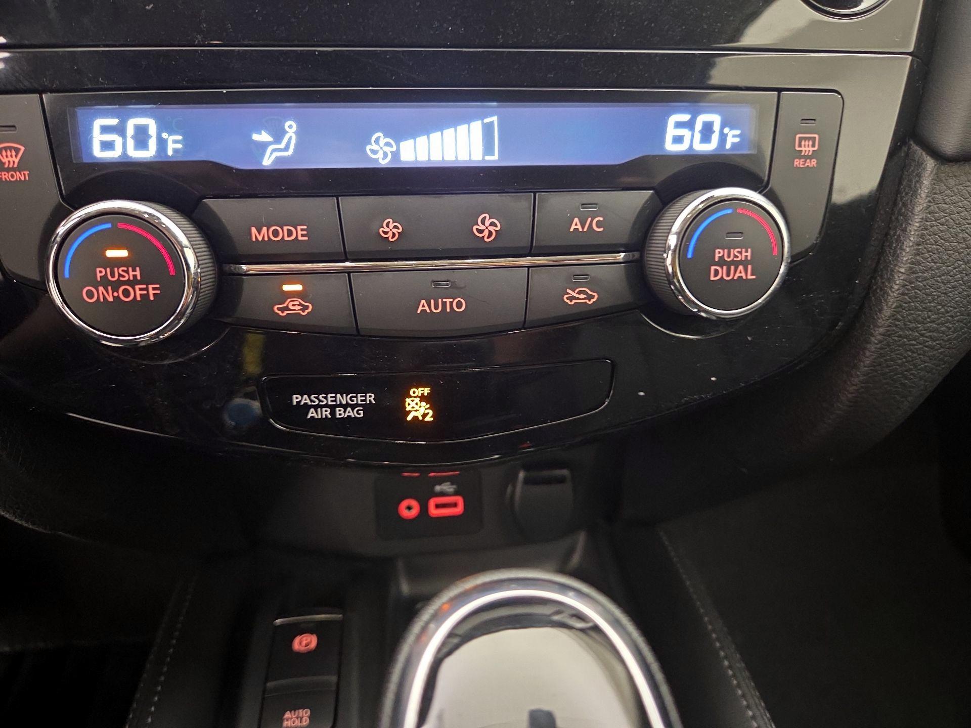 Thumbnail: 2019 Nissan Rogue - 17
