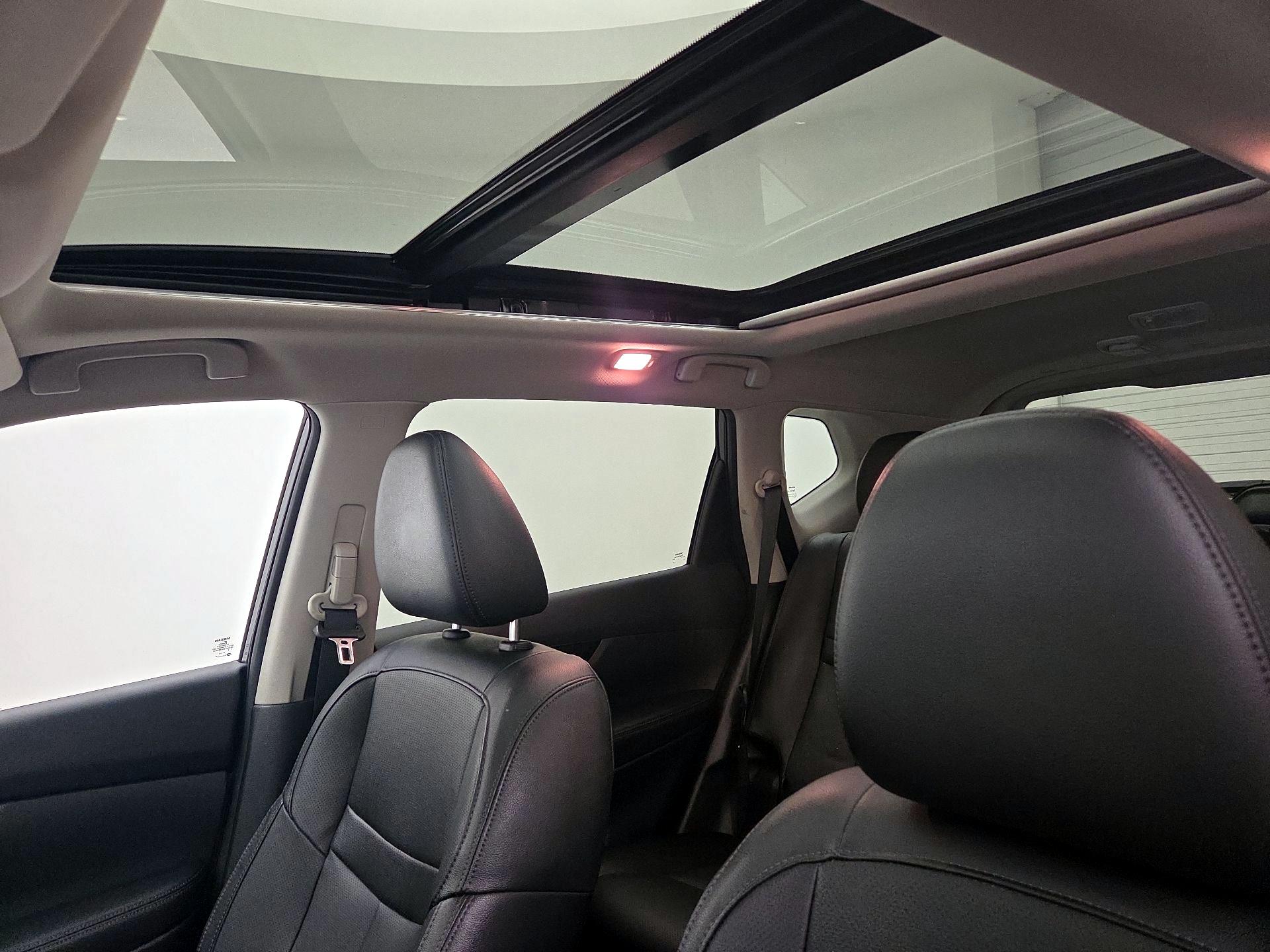 Thumbnail: 2019 Nissan Rogue - 20