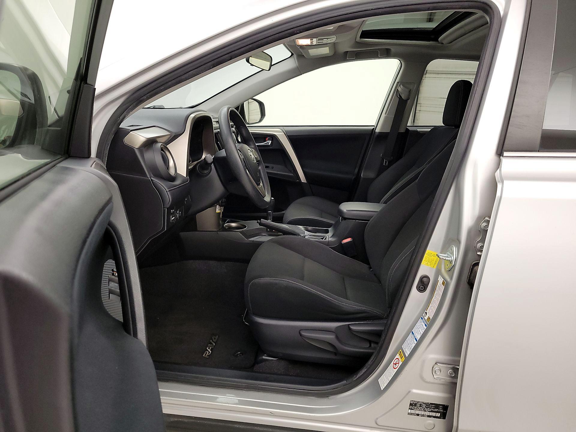 Thumbnail: 2014 Toyota RAV4 - 11