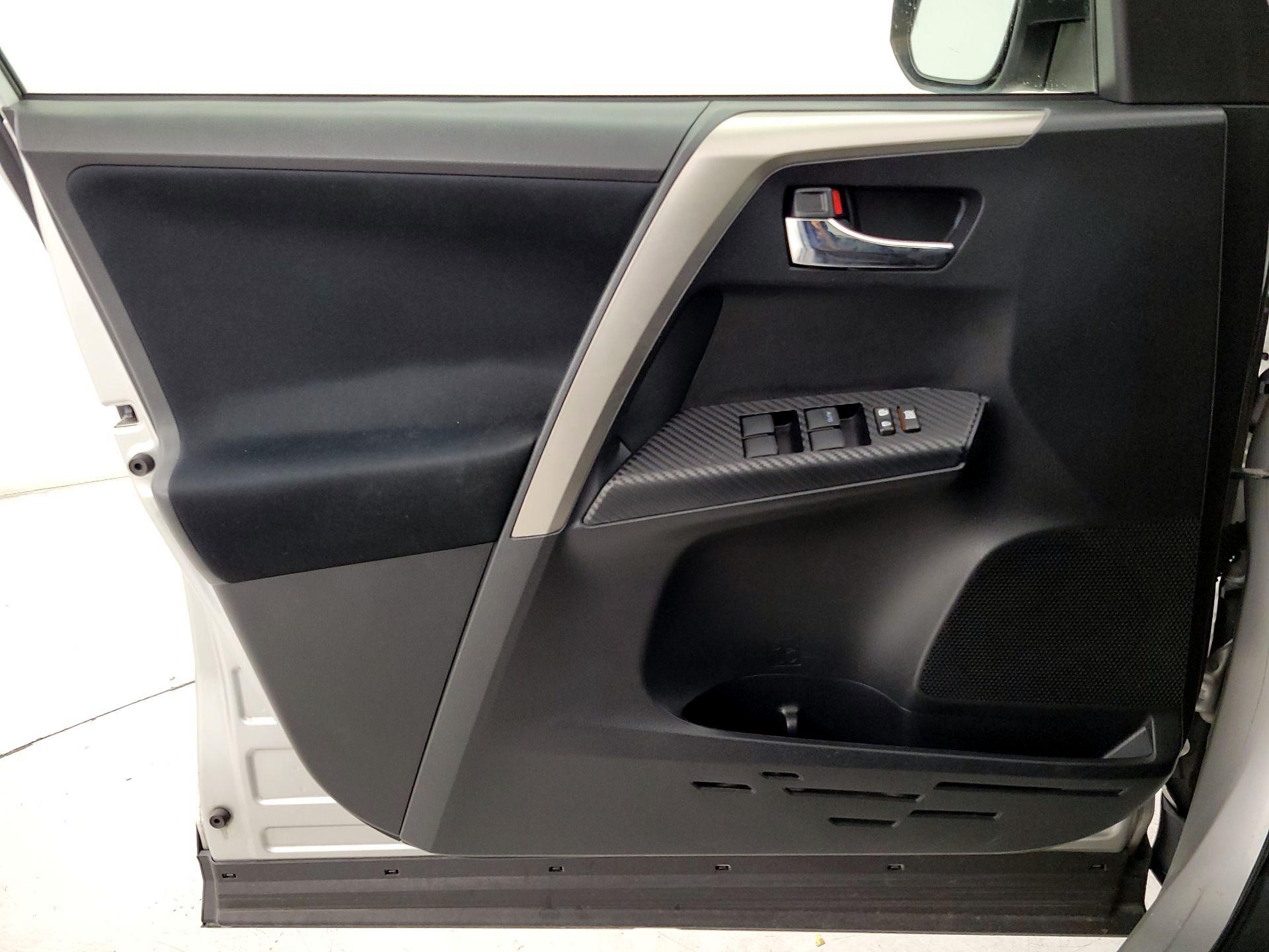 Thumbnail: 2014 Toyota RAV4 - 12
