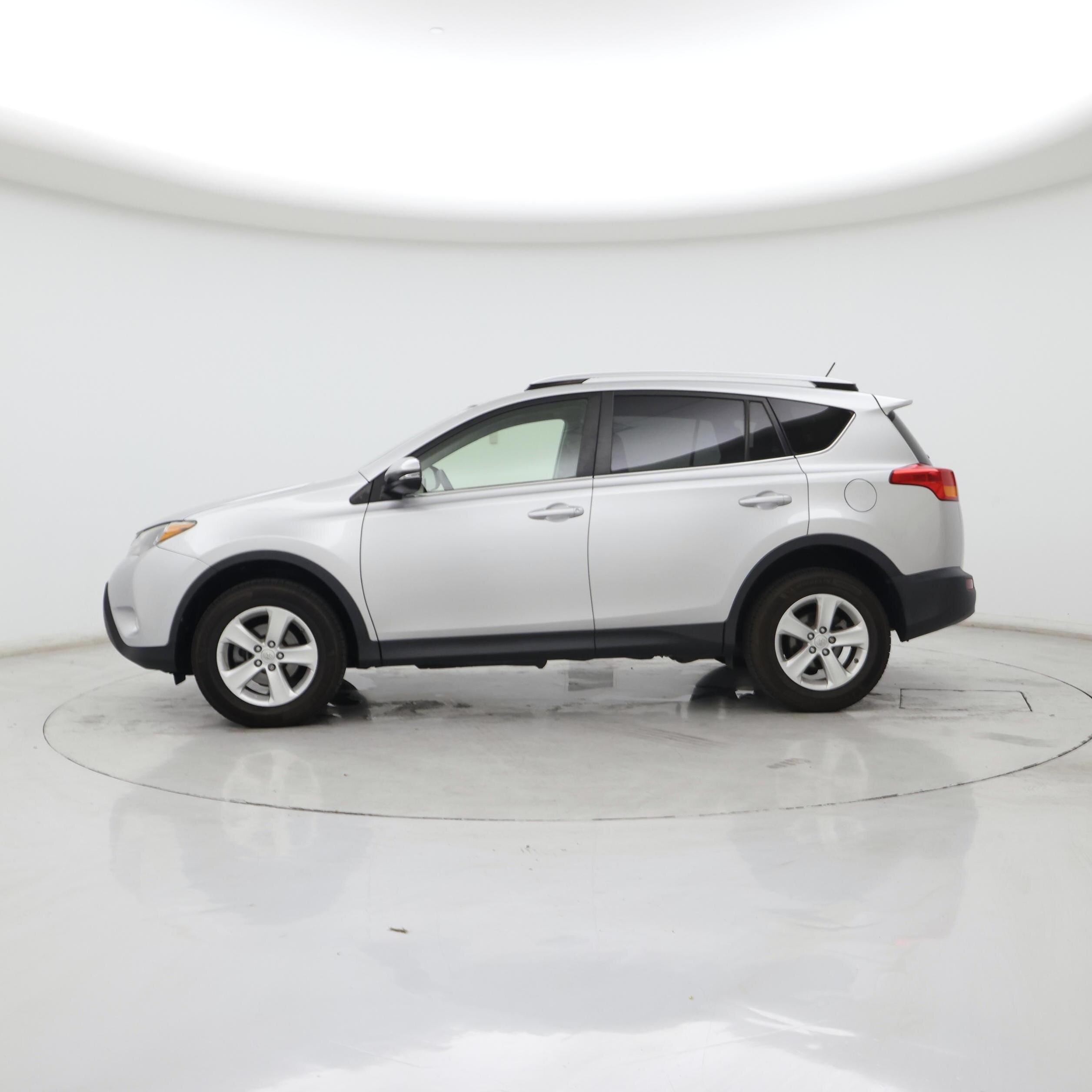 Thumbnail: 2014 Toyota RAV4 - 3