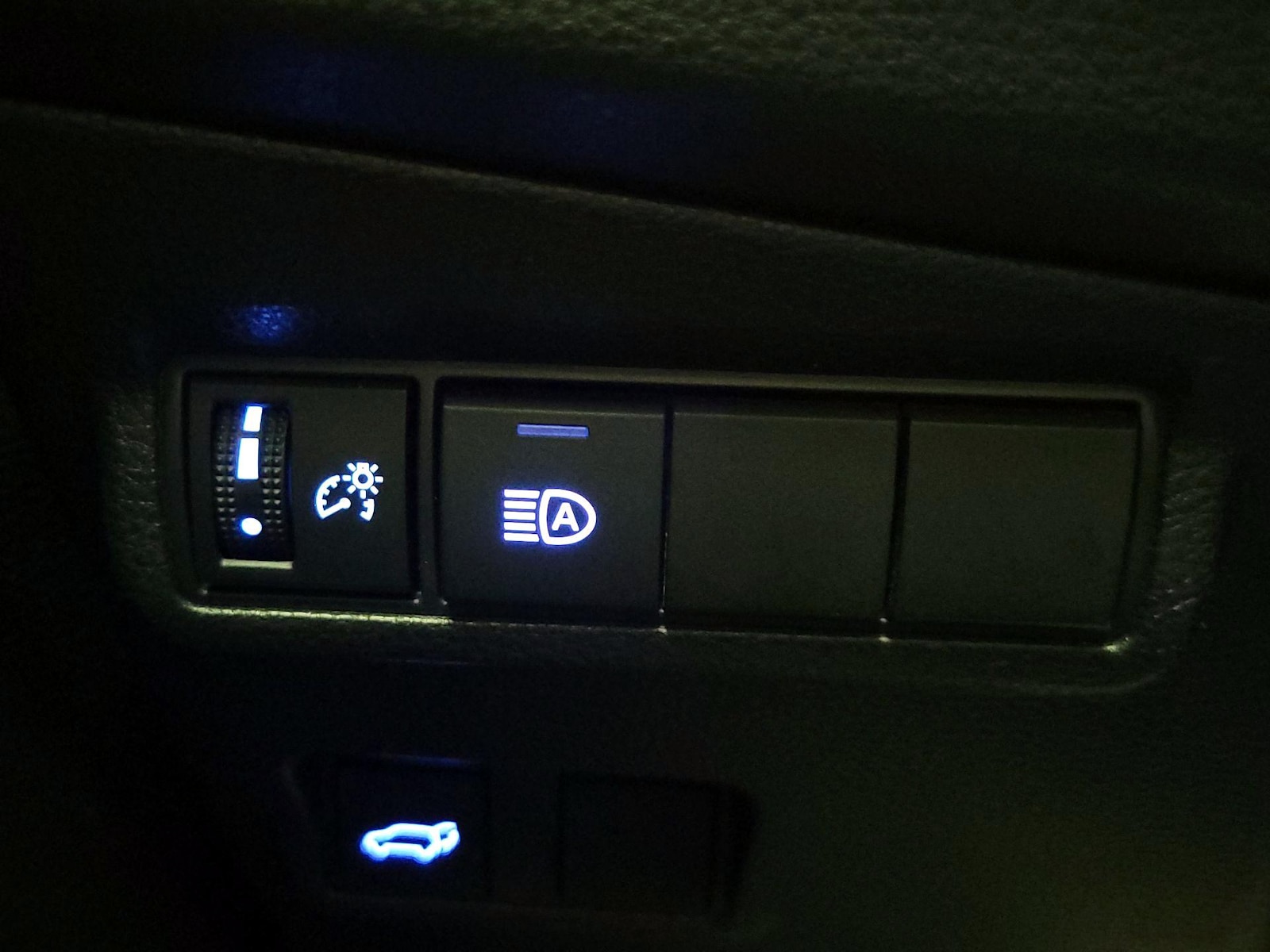 2022 Toyota Corolla Cross XLE - Photo 11