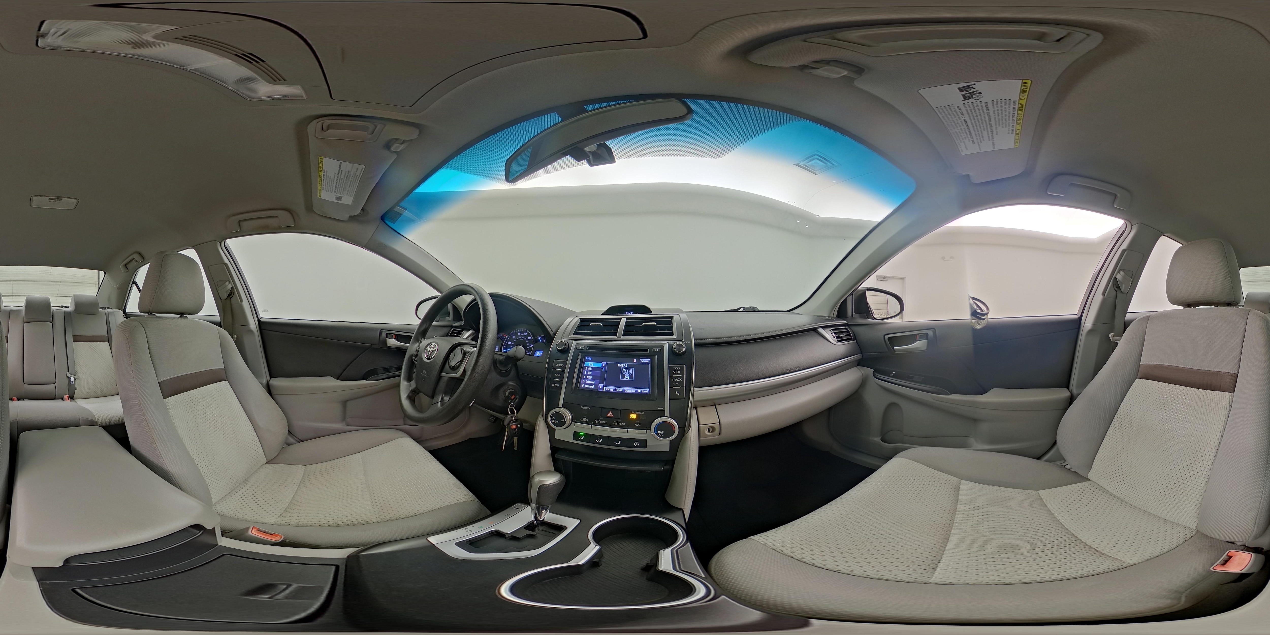 2014 Toyota Camry LE - Photo 22