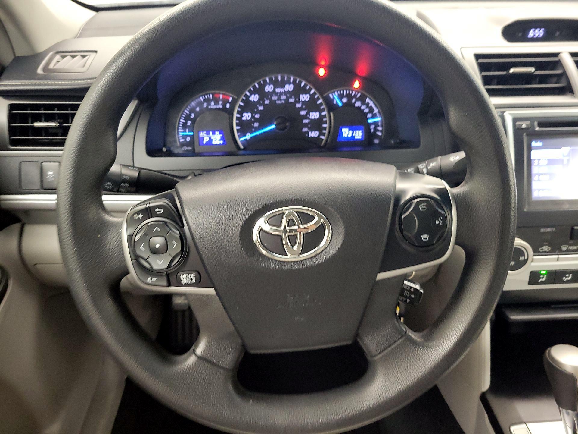 Thumbnail: 2014 Toyota Camry - 10