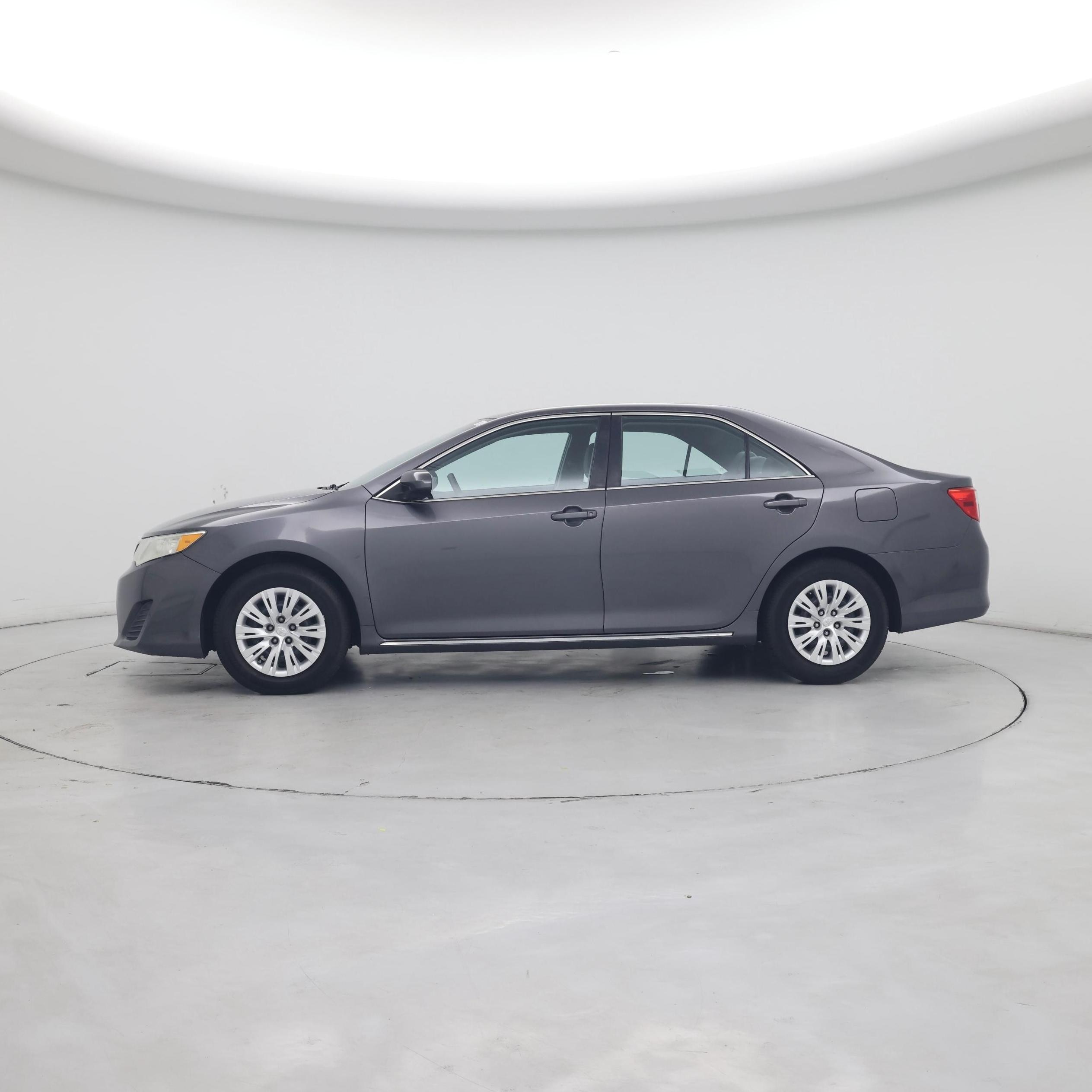 Thumbnail: 2014 Toyota Camry - 3