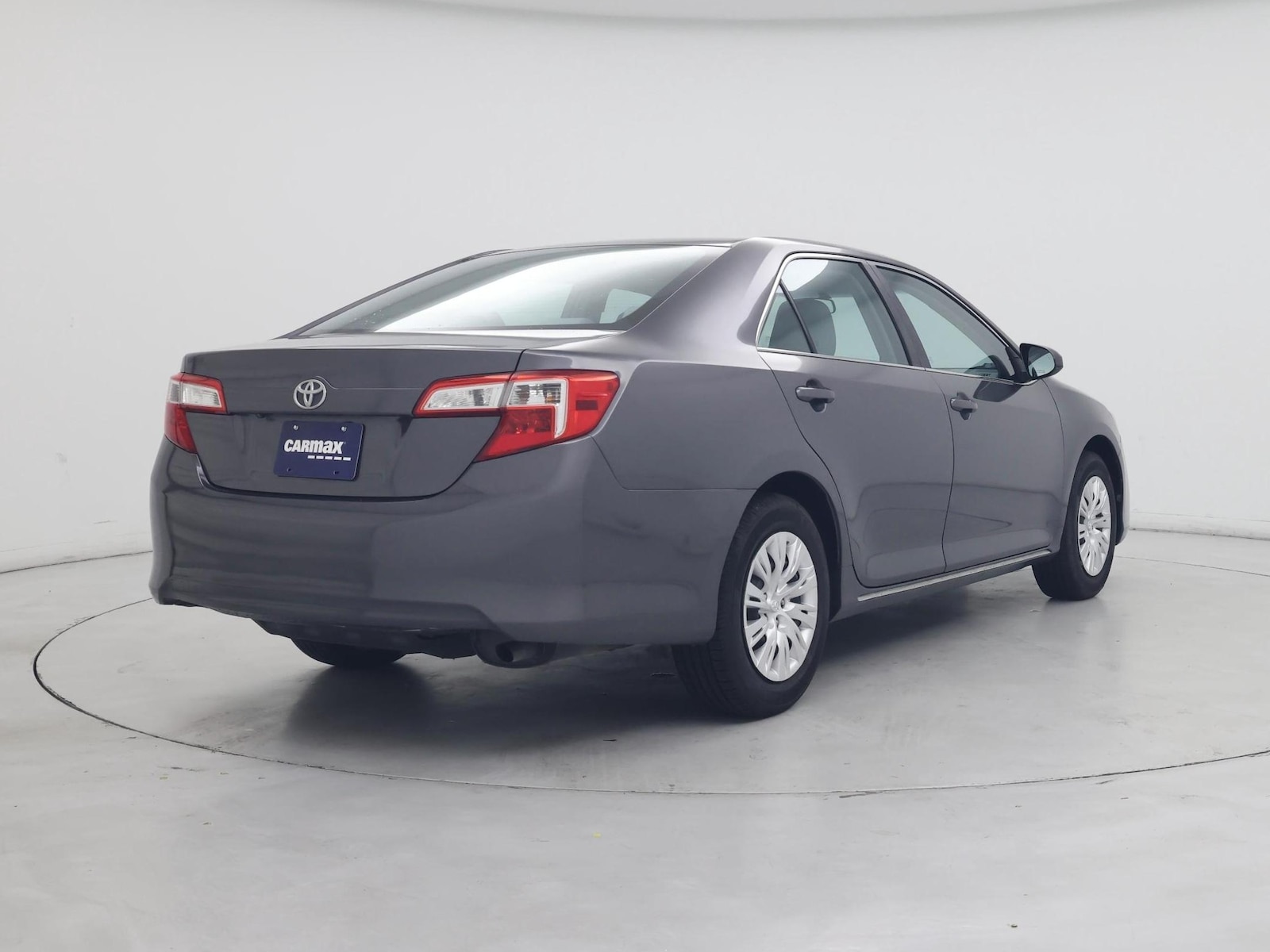2014 Toyota Camry LE - Photo 9