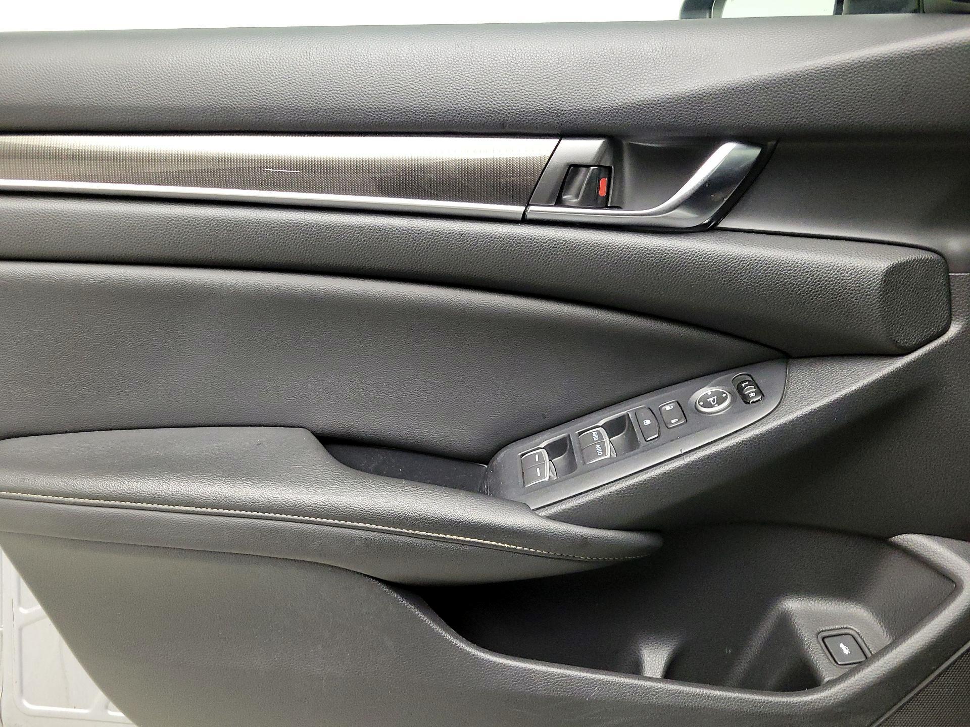 Thumbnail: 2019 Honda Accord - 12