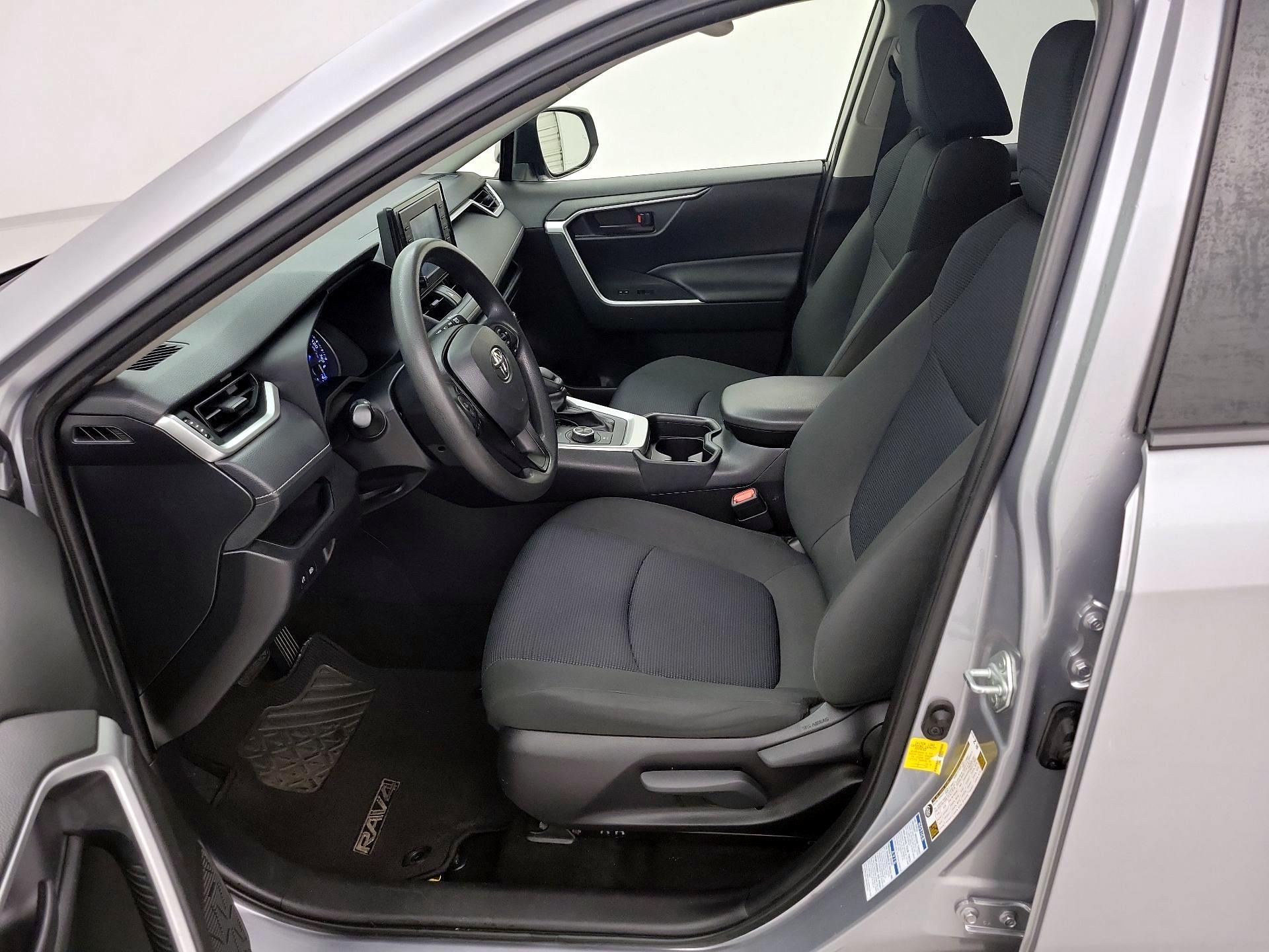 Thumbnail: 2020 Toyota RAV4 - 11