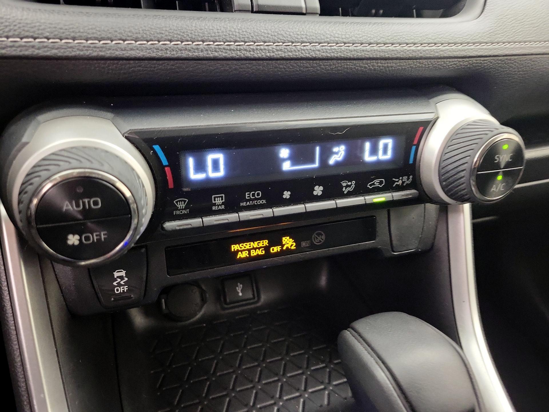 Thumbnail: 2020 Toyota RAV4 - 16