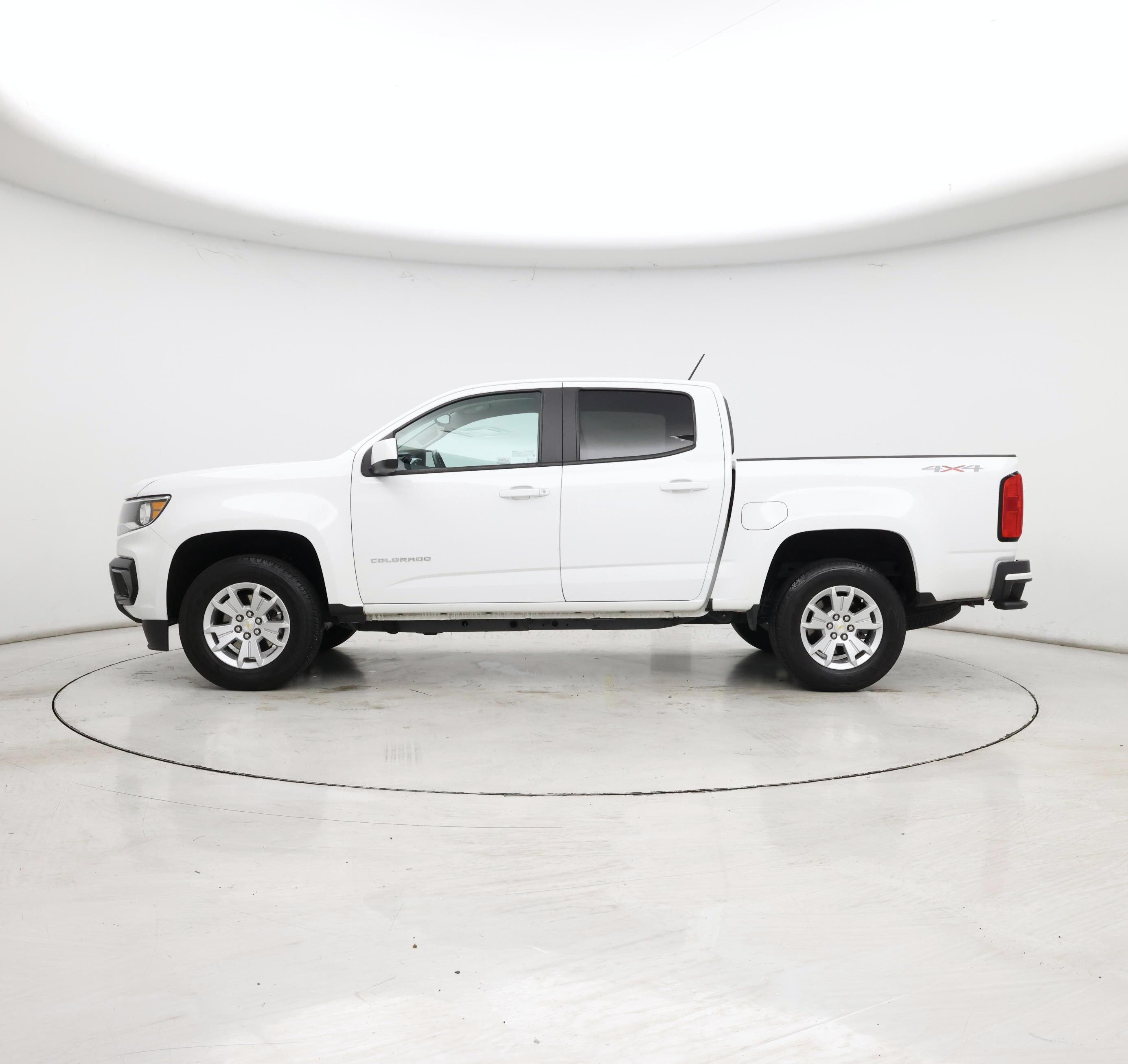 Thumbnail: 2021 Chevrolet Colorado - 3