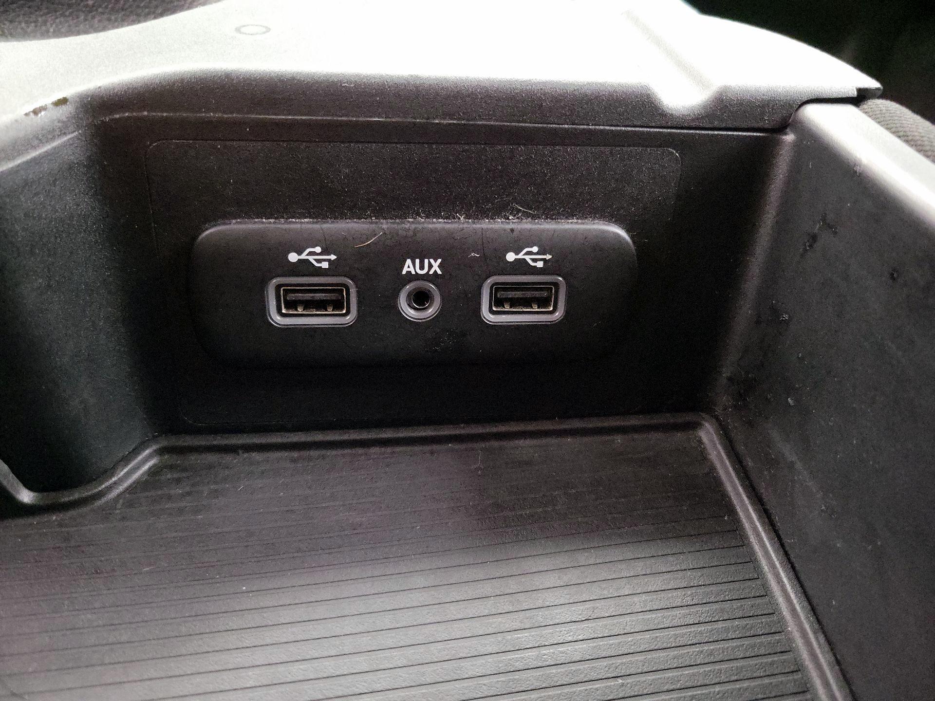 Thumbnail: 2019 RAM 1500 Classic - 18