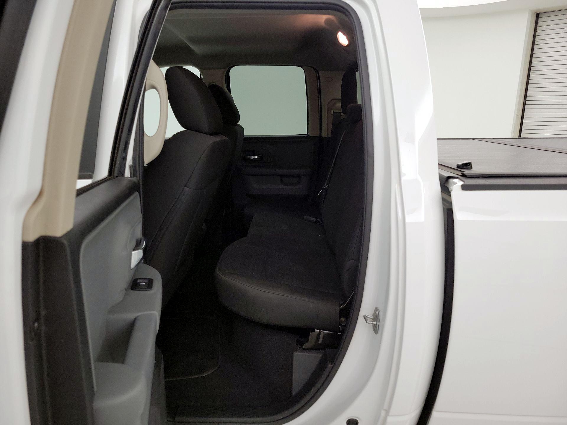 Thumbnail: 2019 RAM 1500 Classic - 19