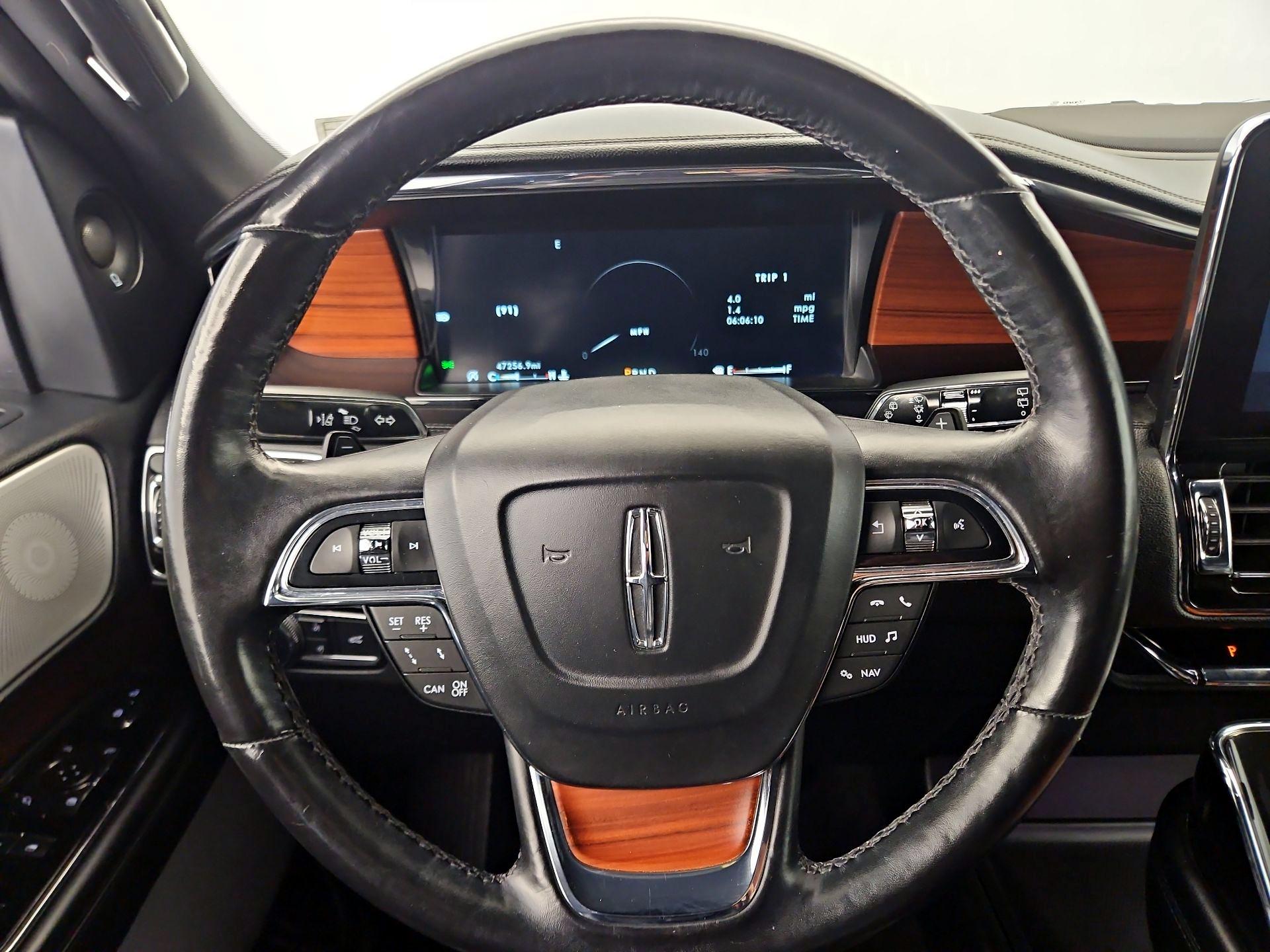 Thumbnail: 2019 Lincoln Navigator L - 10