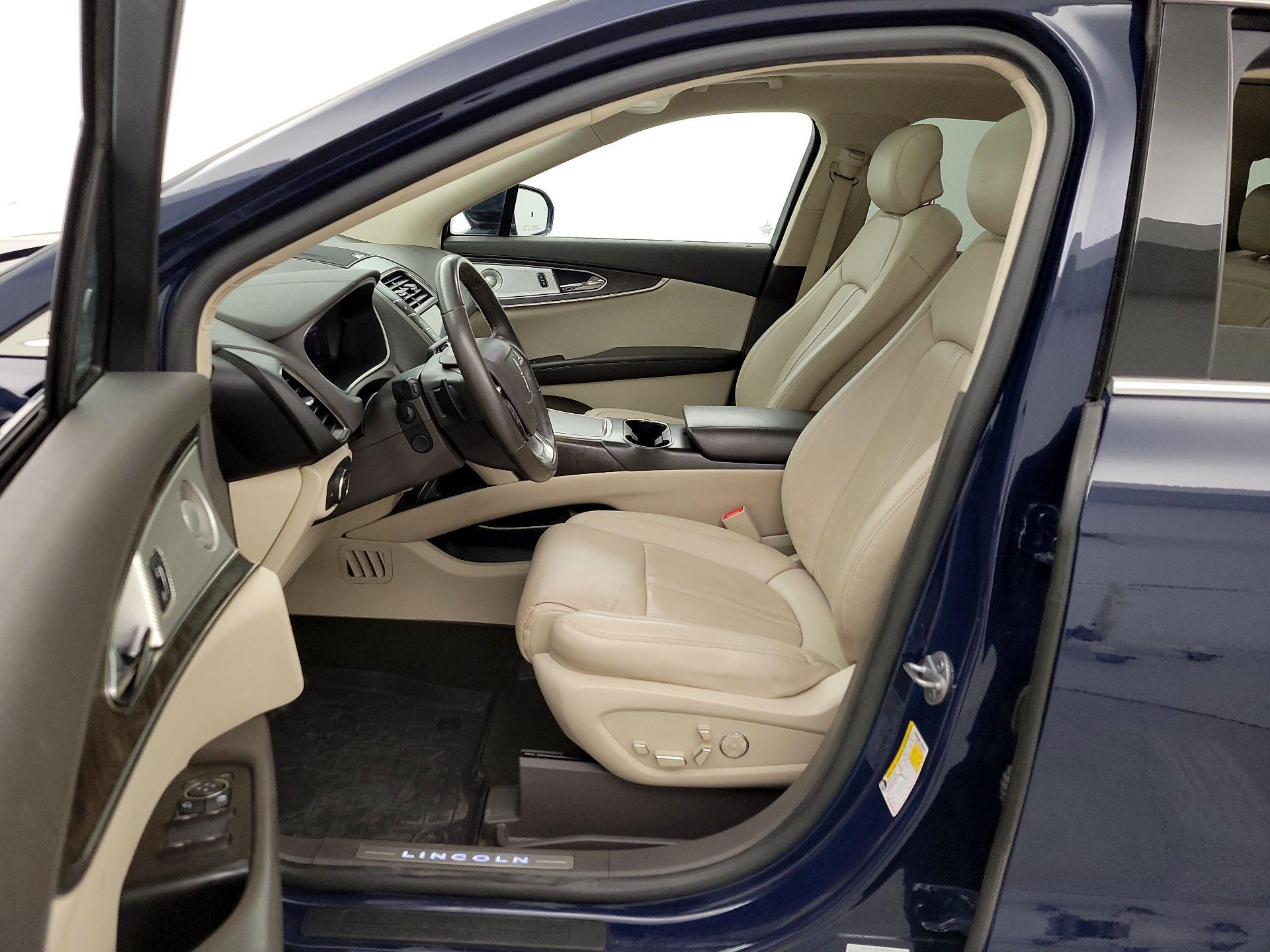 Thumbnail: 2019 Lincoln Nautilus - 11