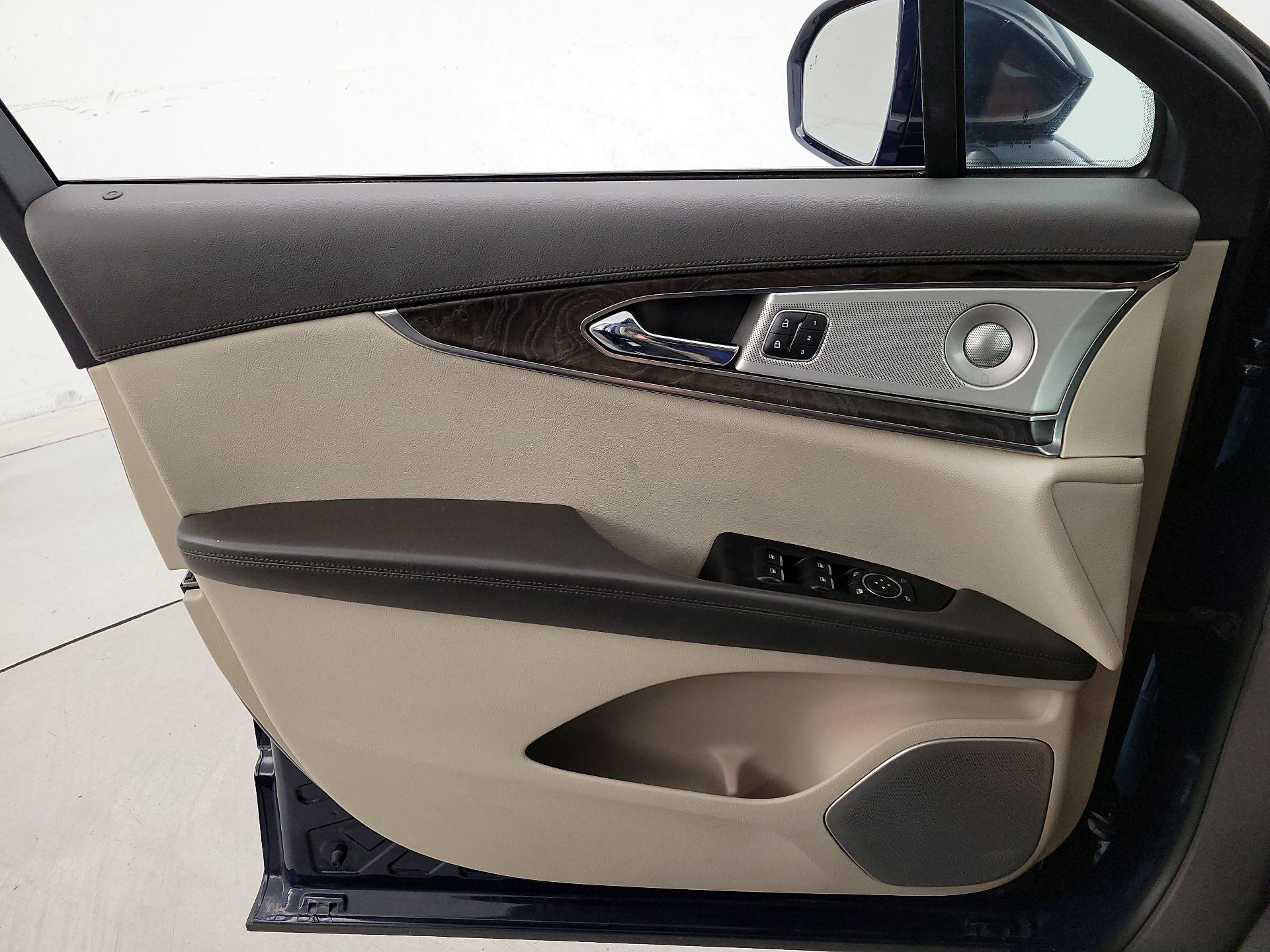 Thumbnail: 2019 Lincoln Nautilus - 12