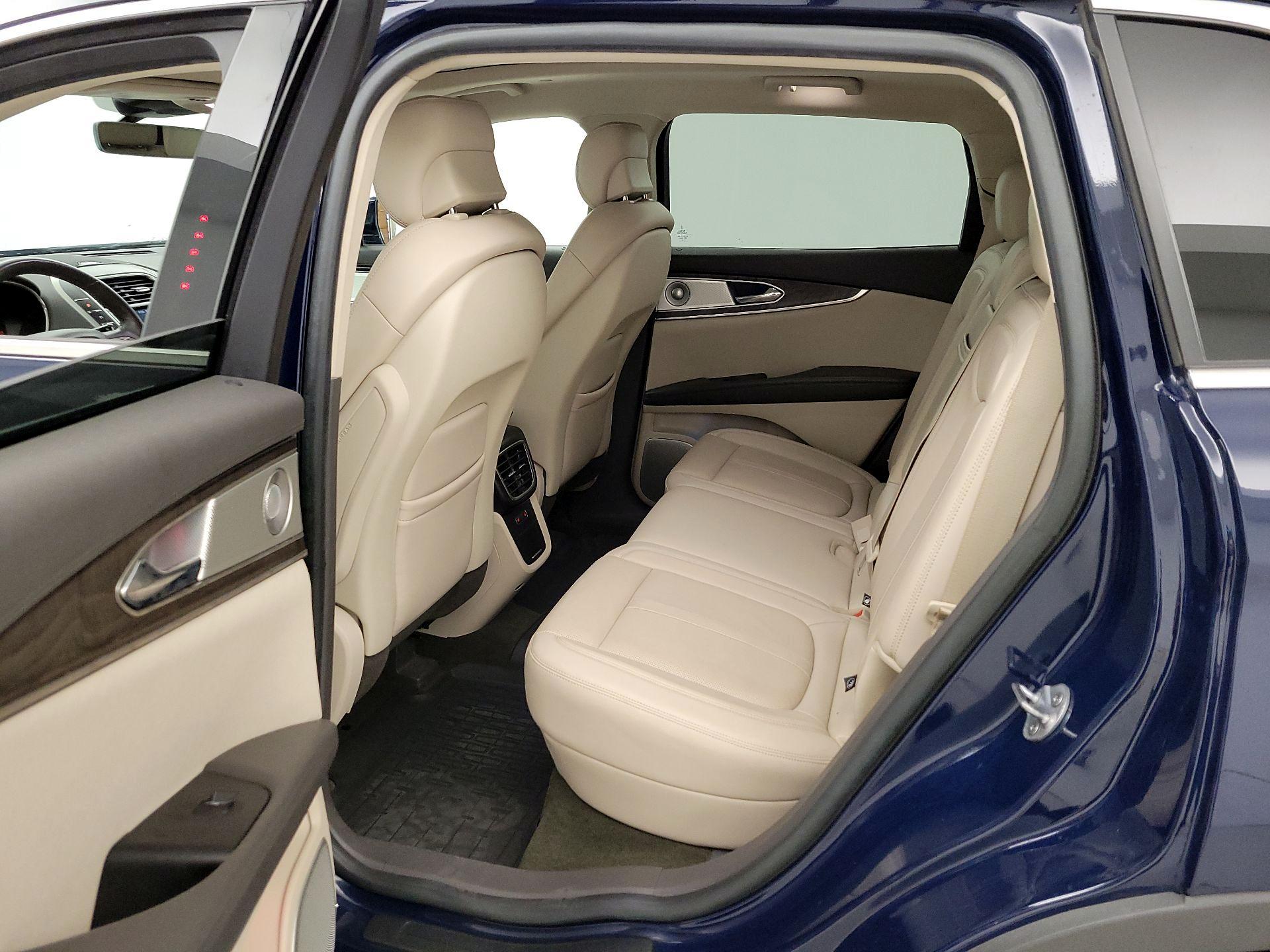 Thumbnail: 2019 Lincoln Nautilus - 20