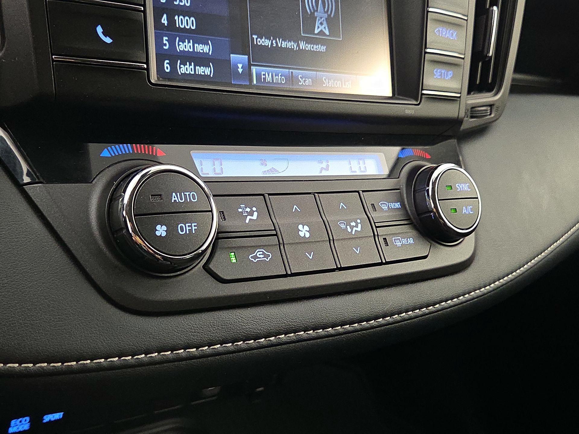 Thumbnail: 2018 Toyota RAV4 - 16