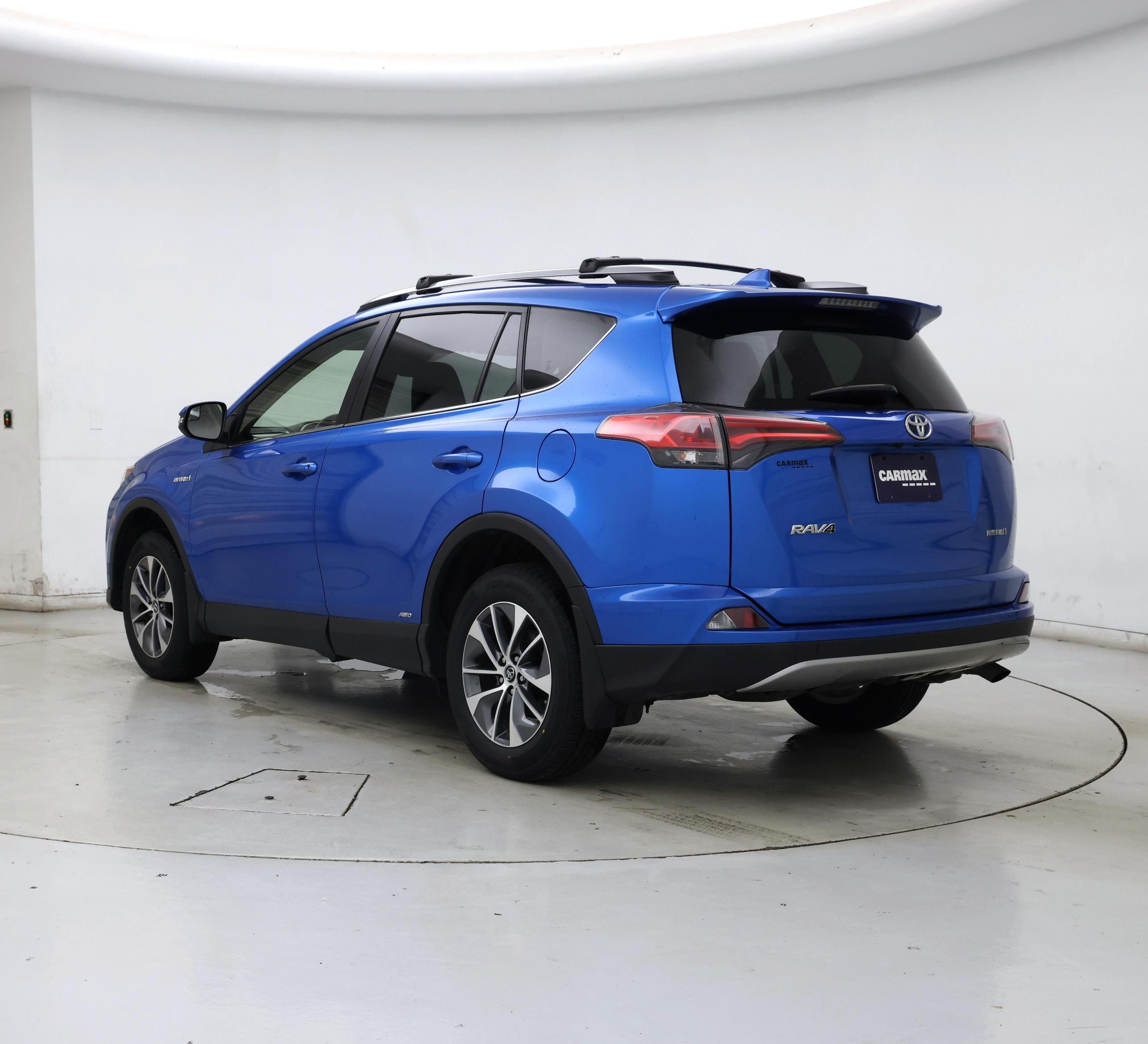 Thumbnail: 2018 Toyota RAV4 - 2