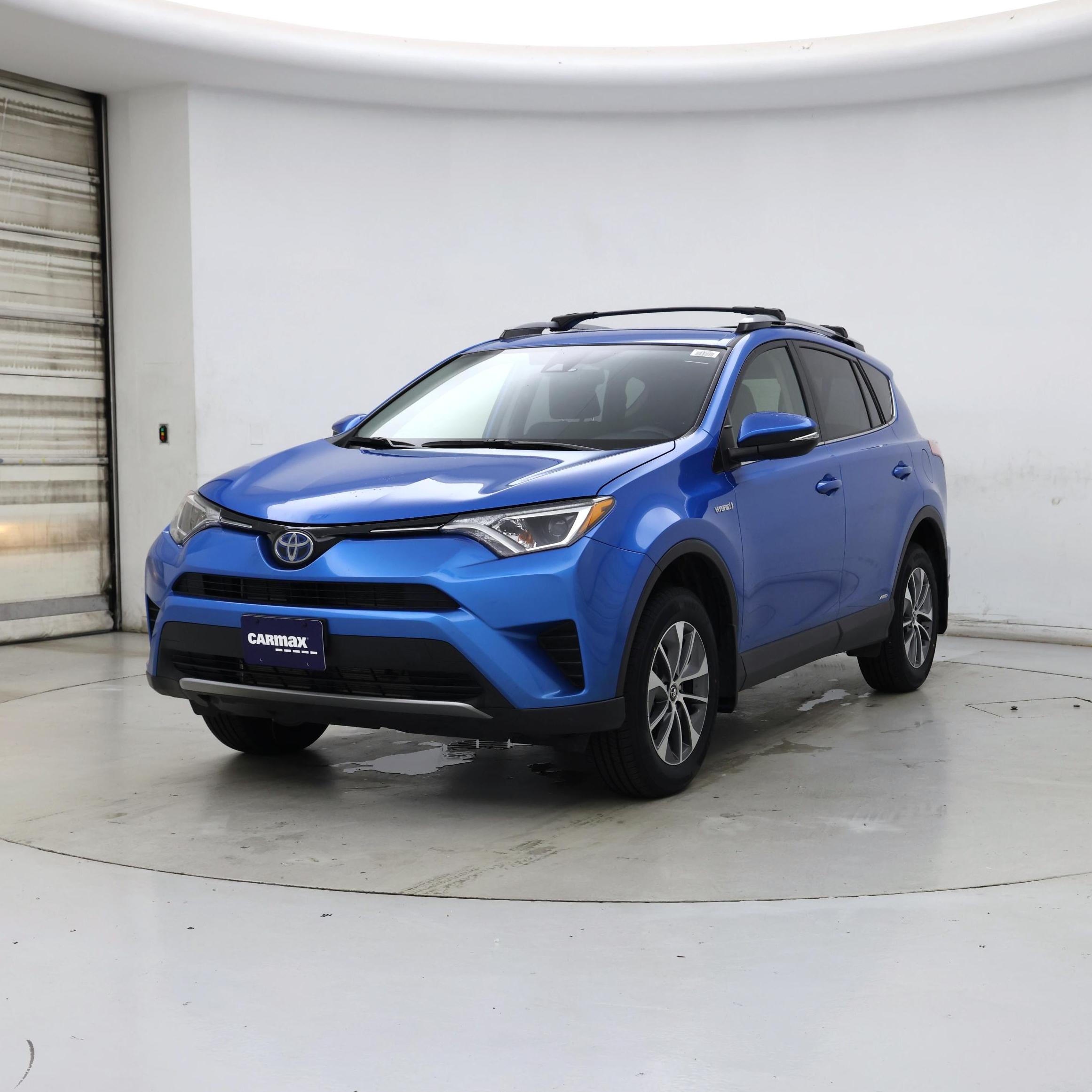Thumbnail: 2018 Toyota RAV4 - 4
