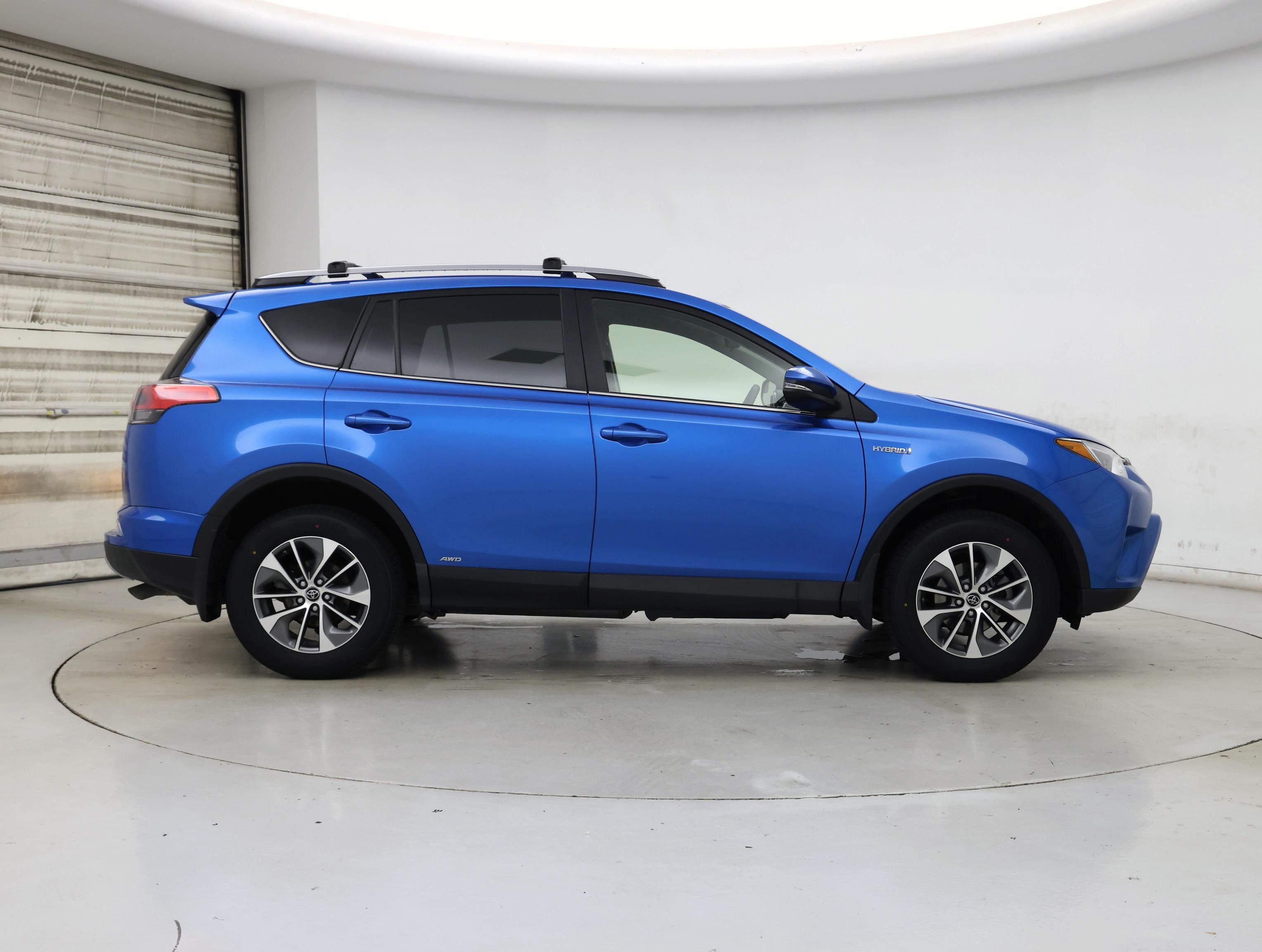 Thumbnail: 2018 Toyota RAV4 - 7