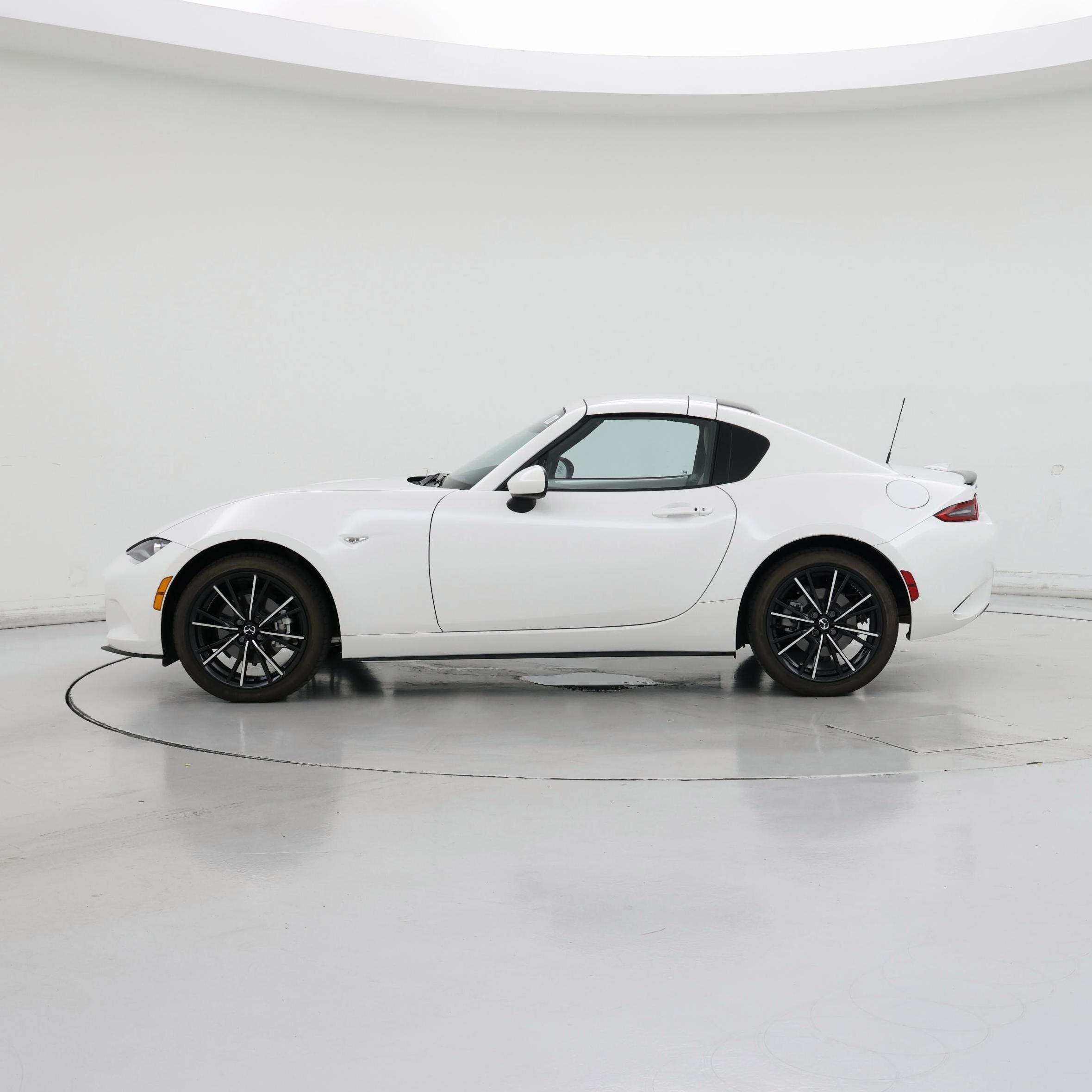 Thumbnail: 2025 Mazda MX-5 Miata - 3