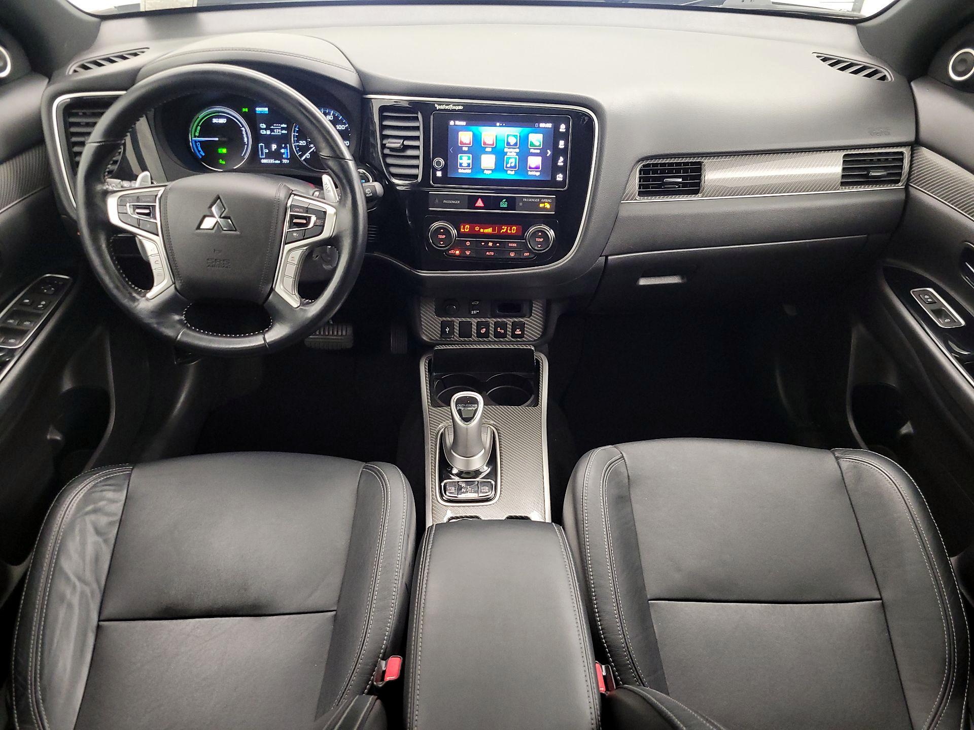 Thumbnail: 2019 Mitsubishi Outlander - 9