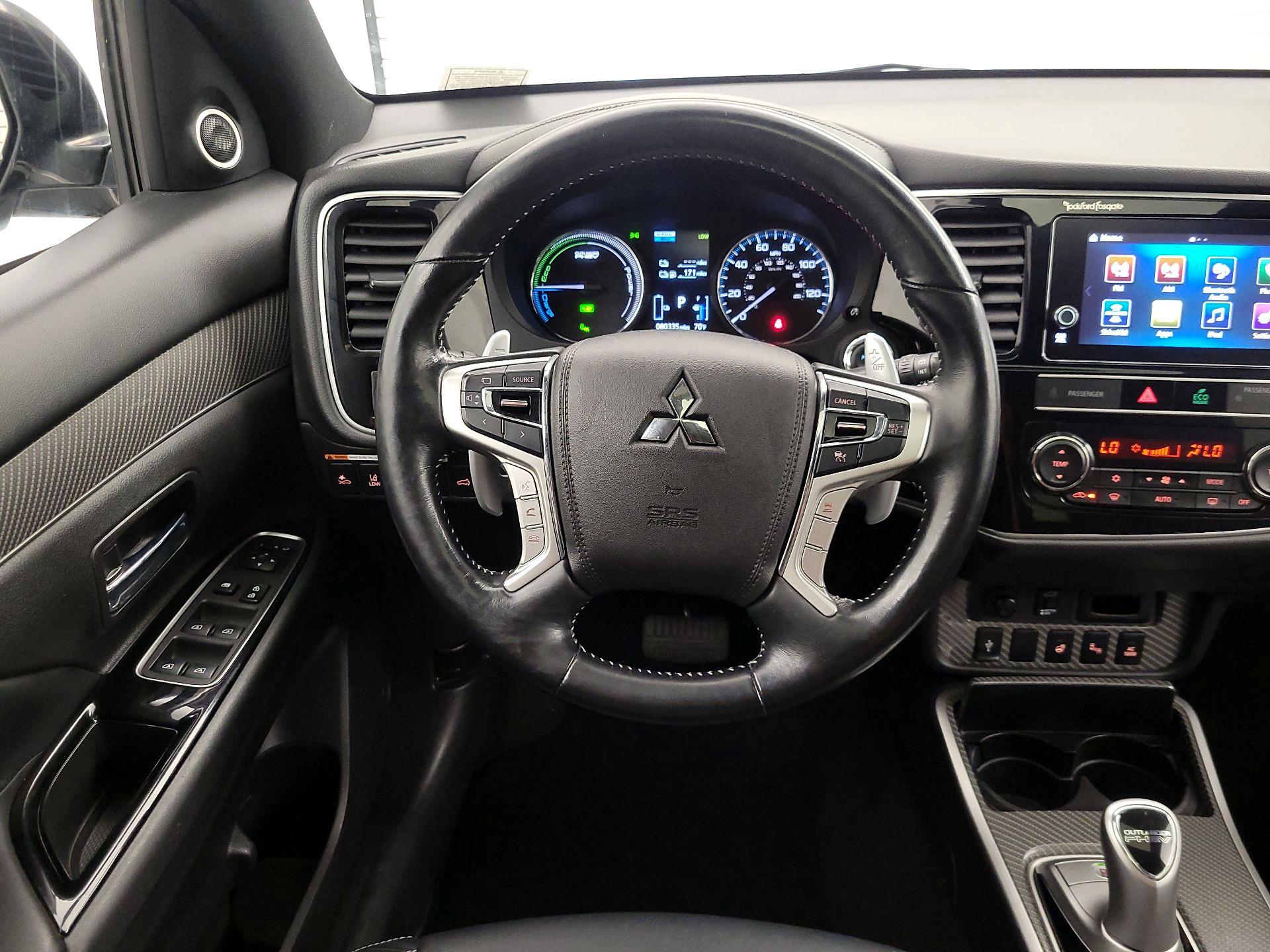 Thumbnail: 2019 Mitsubishi Outlander - 10