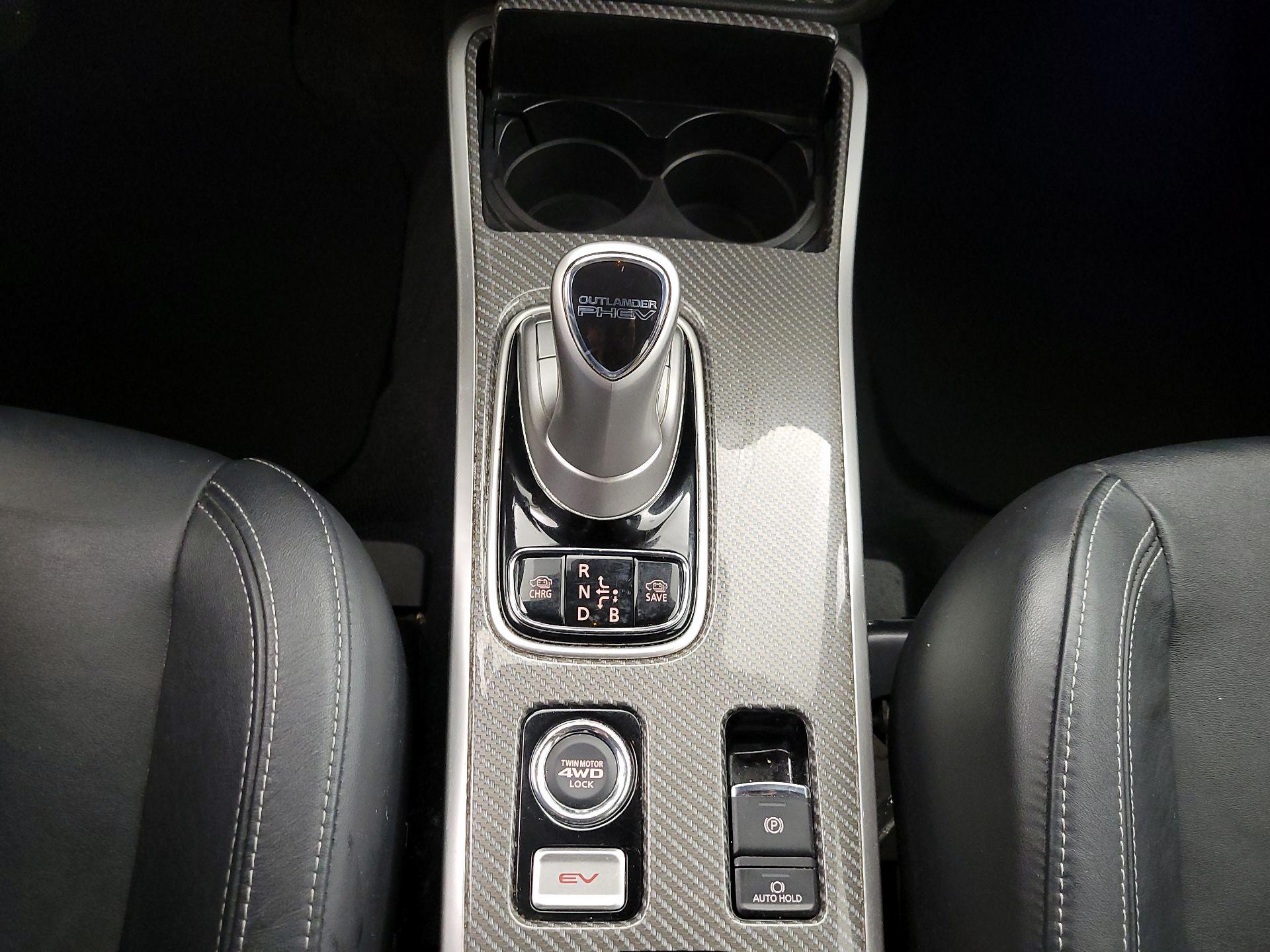 Thumbnail: 2019 Mitsubishi Outlander - 17