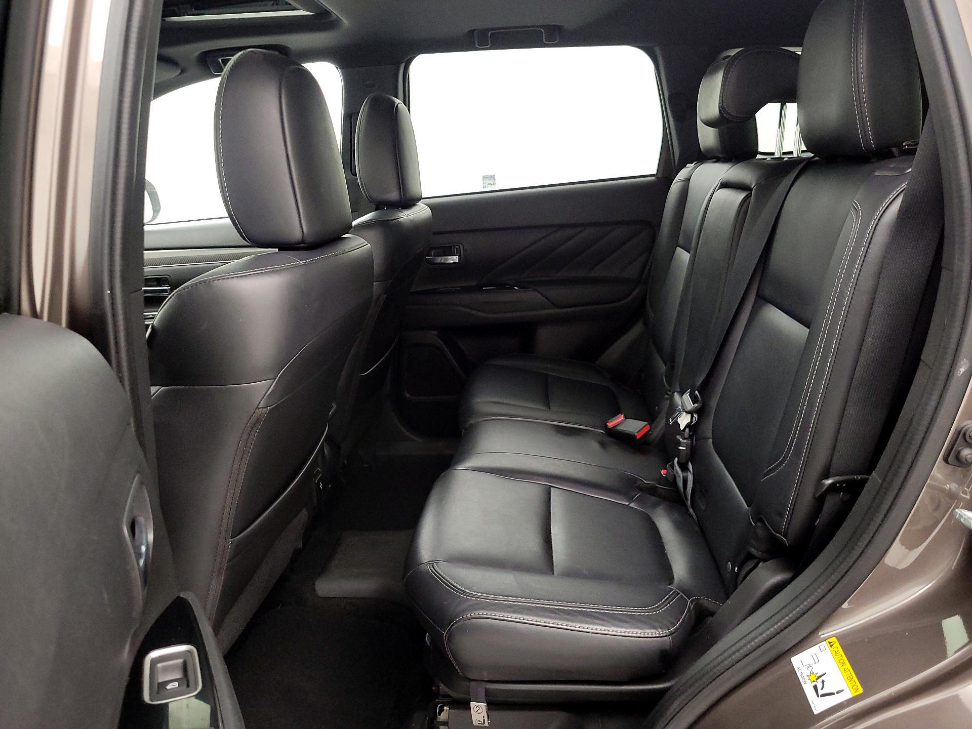 Thumbnail: 2019 Mitsubishi Outlander - 20