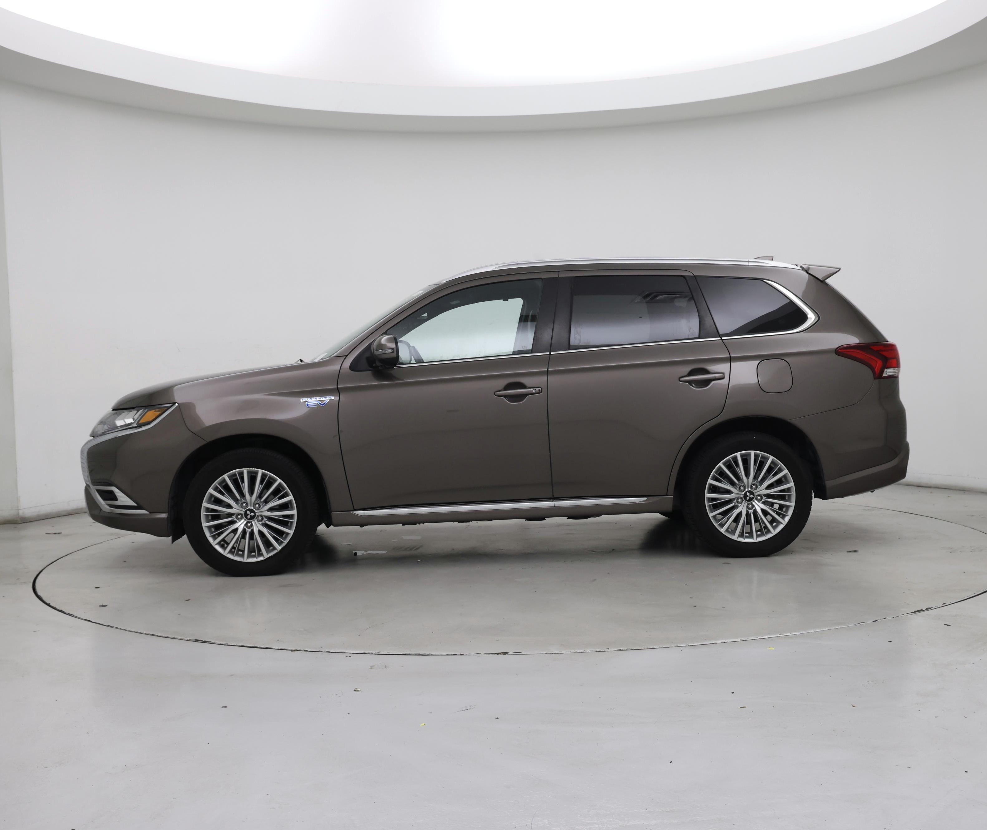 Thumbnail: 2019 Mitsubishi Outlander - 3