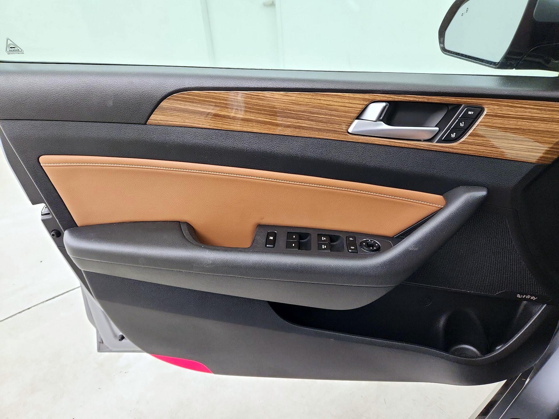 Thumbnail: 2015 Hyundai Sonata - 12