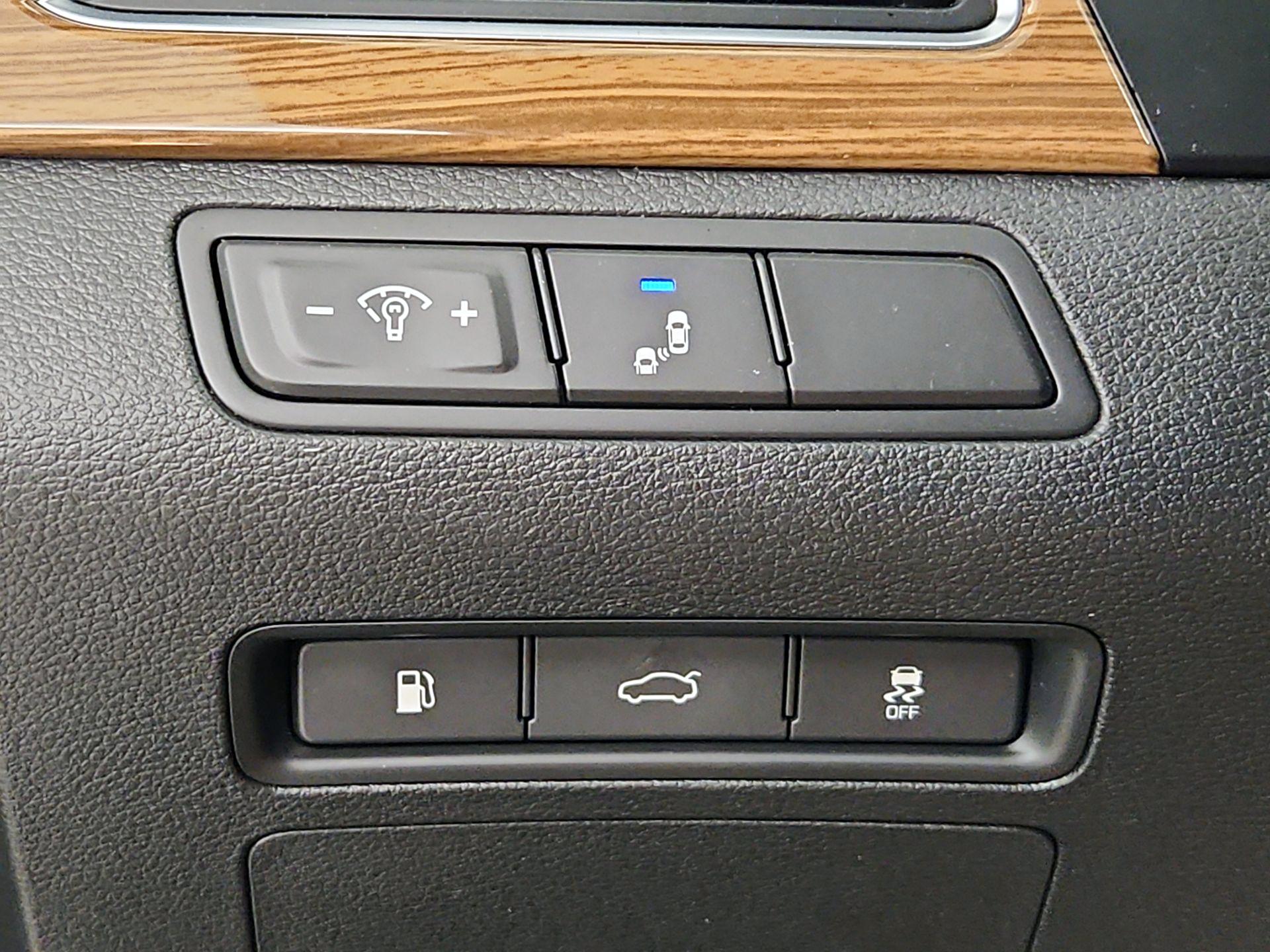 Thumbnail: 2015 Hyundai Sonata - 13