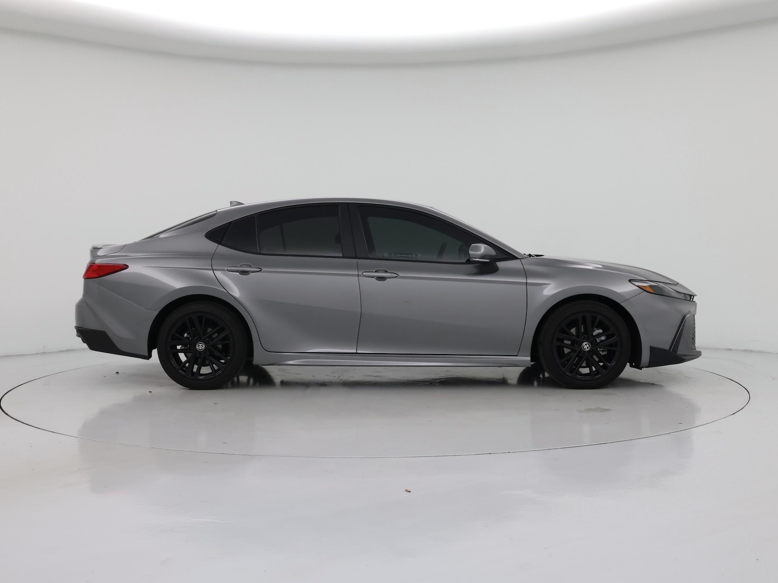 2026 Toyota Camry SE - Photo 8