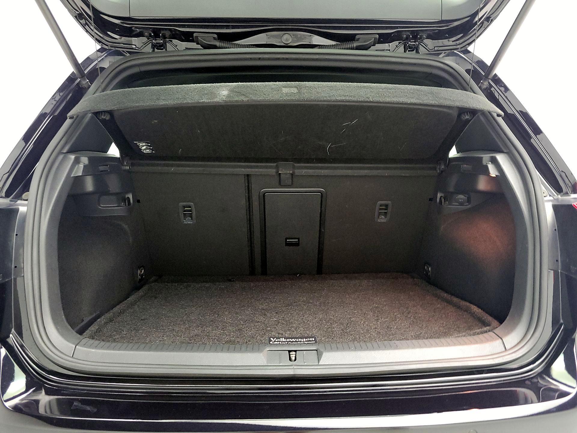Thumbnail: 2016 Volkswagen Golf - 16