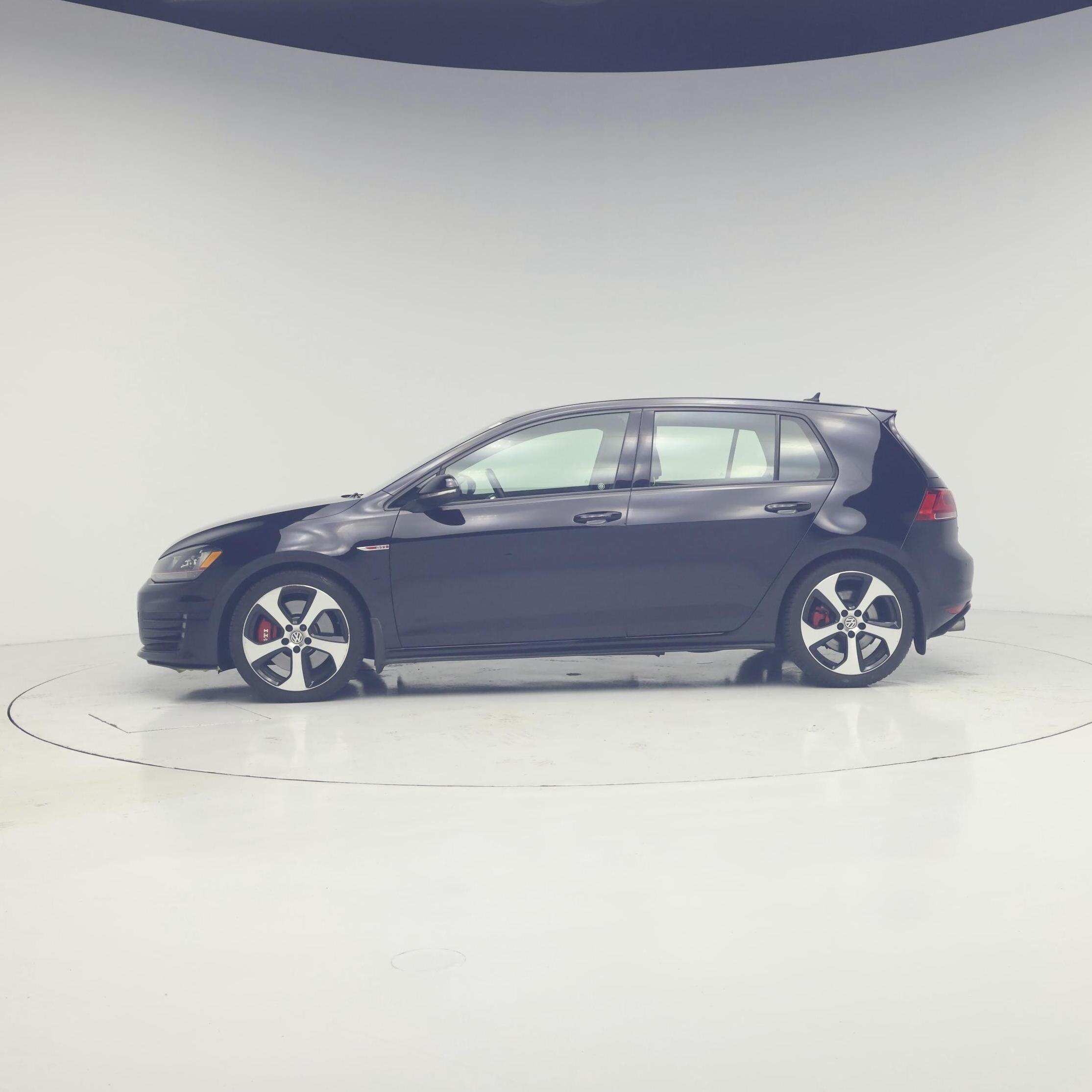 Thumbnail: 2016 Volkswagen Golf - 3