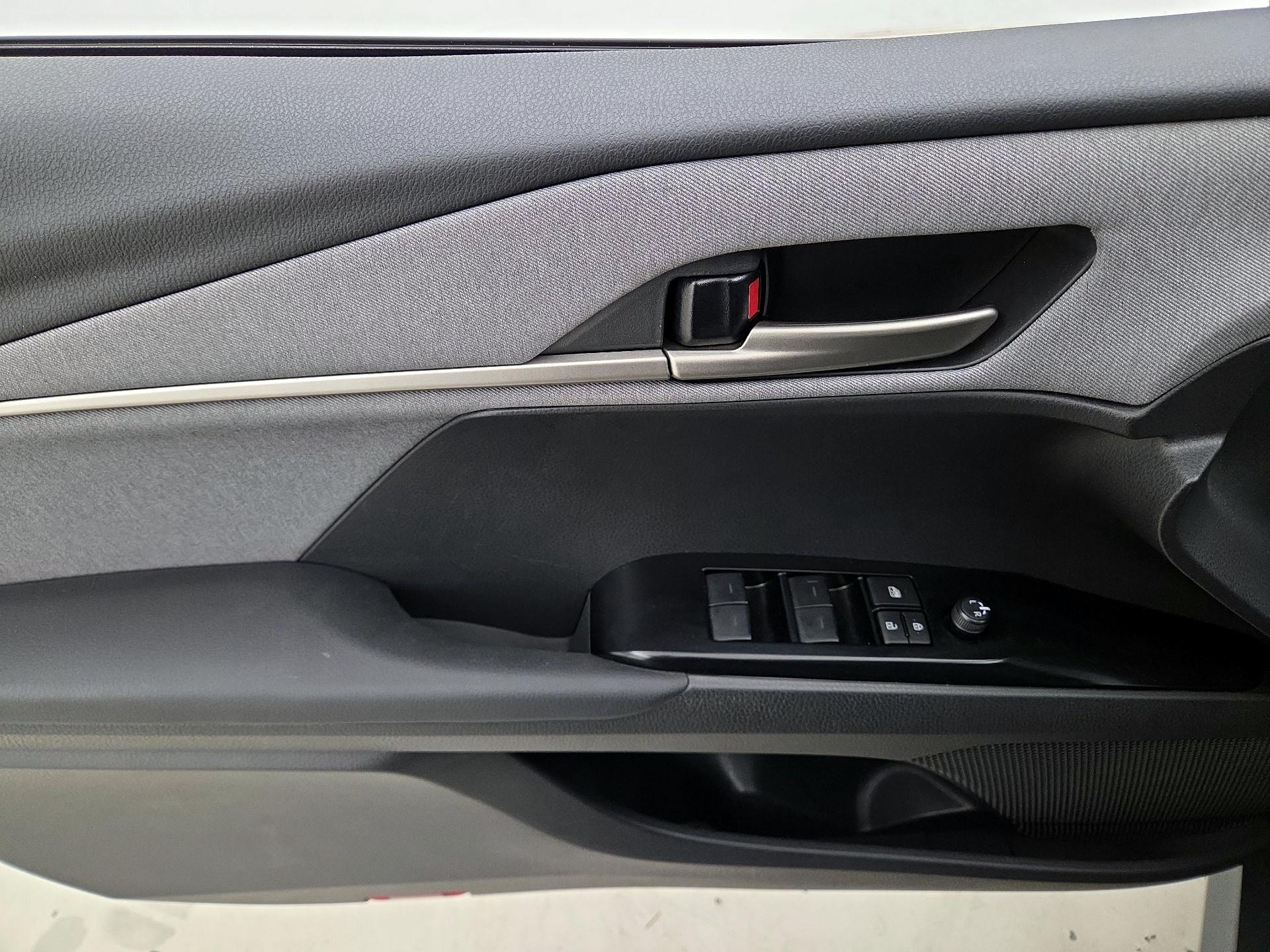Thumbnail: 2025 Toyota Camry - 12