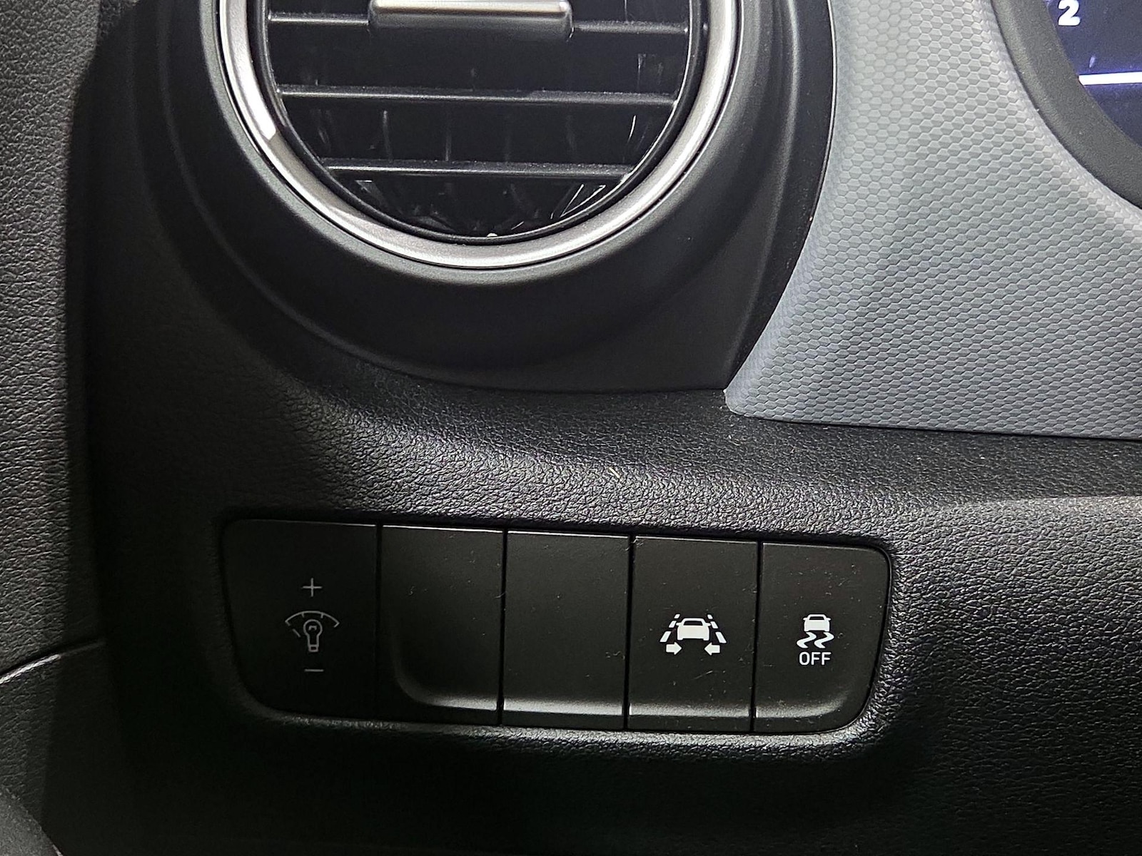 2020 Hyundai Kona SE - Photo 14