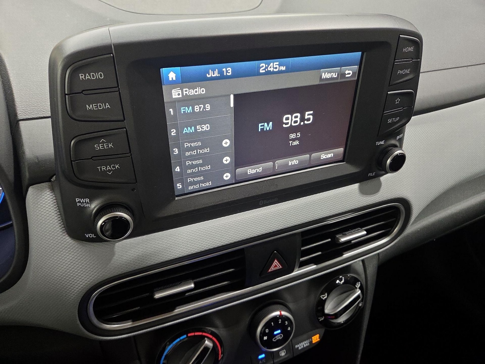 2020 Hyundai Kona SE - Photo 16