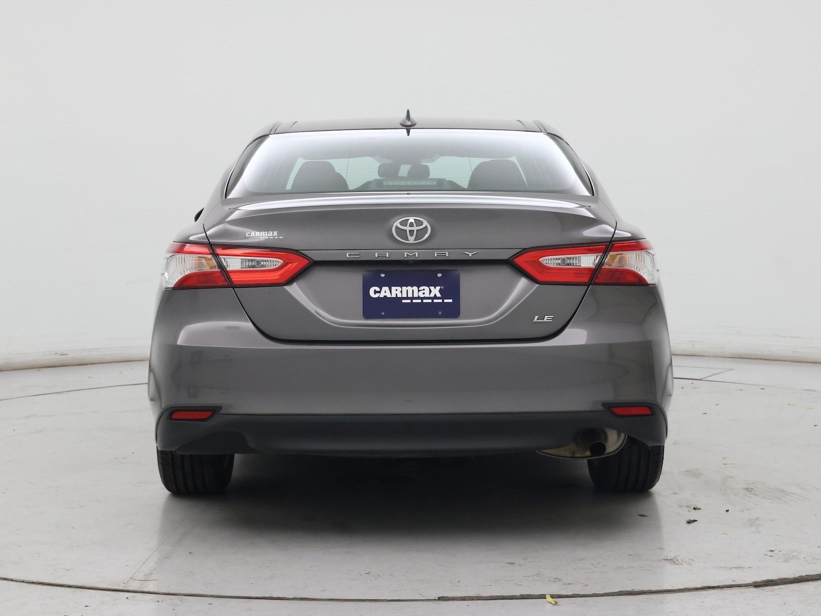 2019 Toyota Camry LE - Photo 7