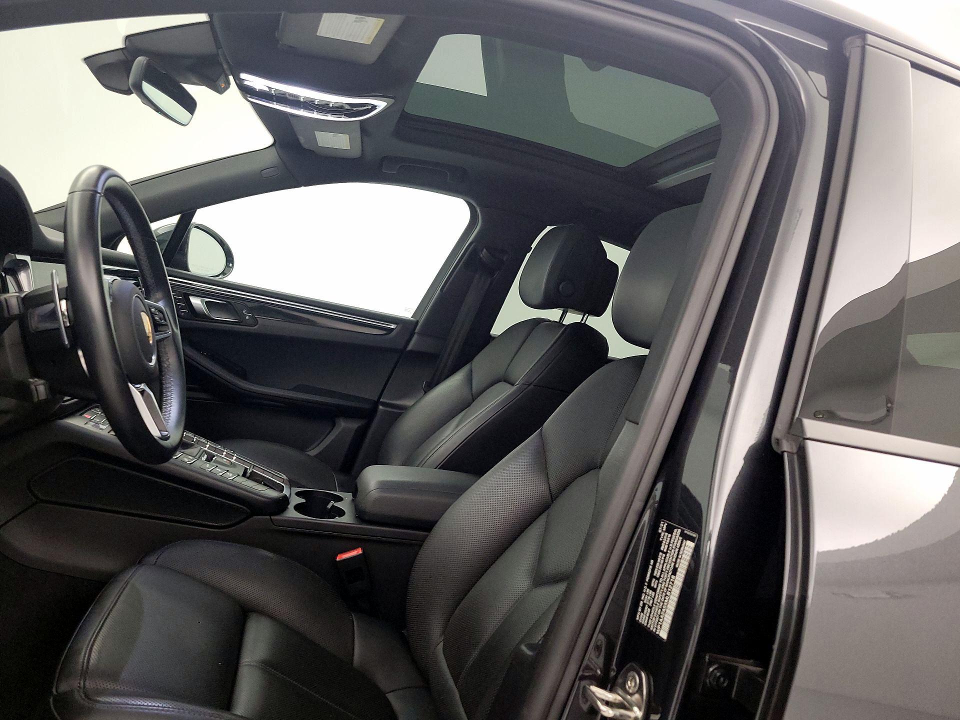 Thumbnail: 2021 Porsche Macan - 18