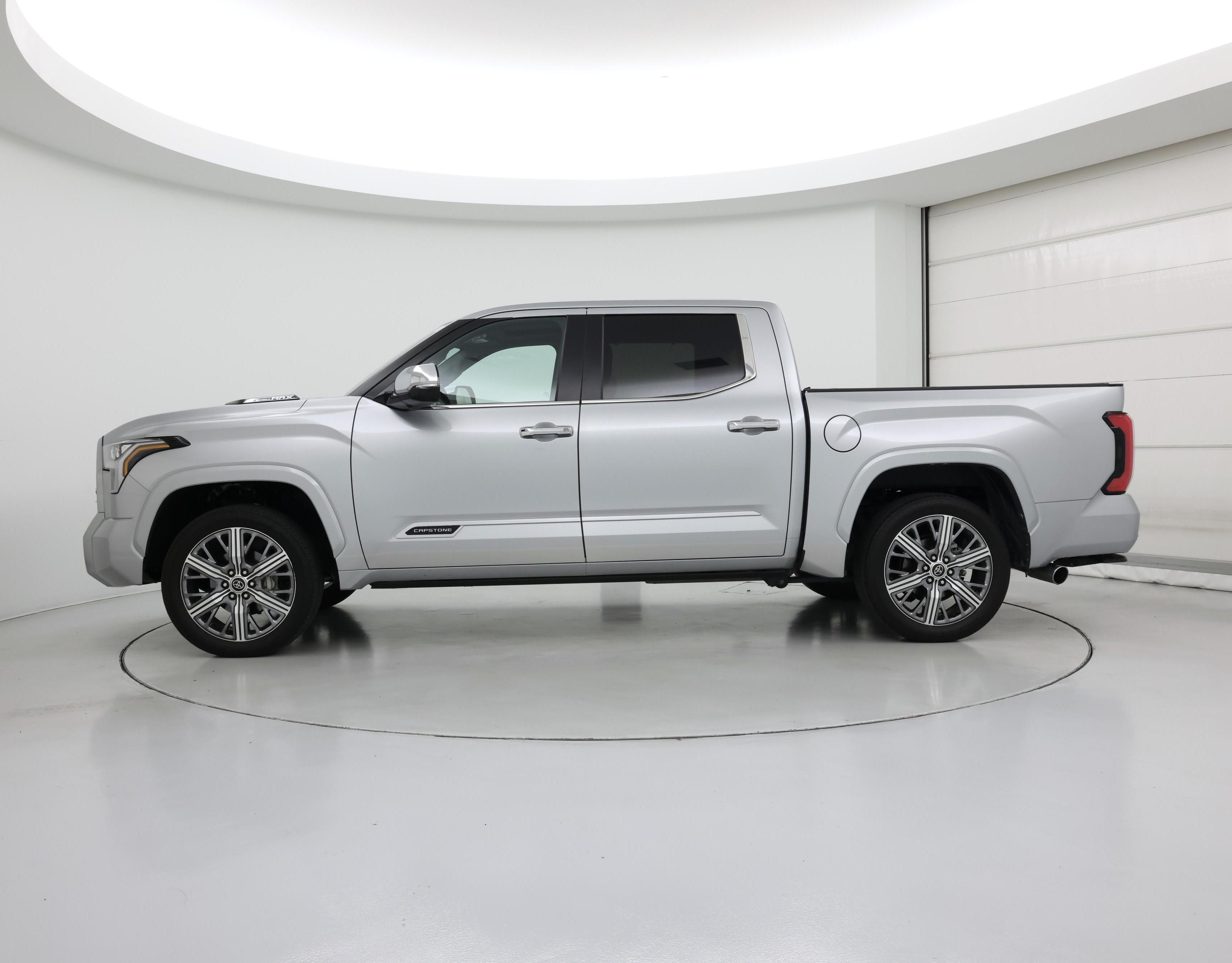 Thumbnail: 2024 Toyota Tundra - 3