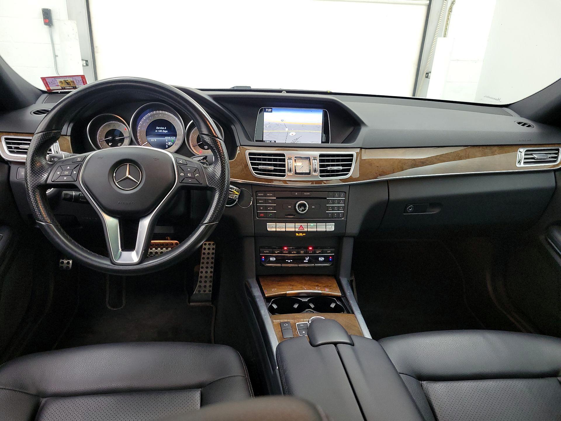 Thumbnail: 2016 Mercedes-Benz E-Class - 9