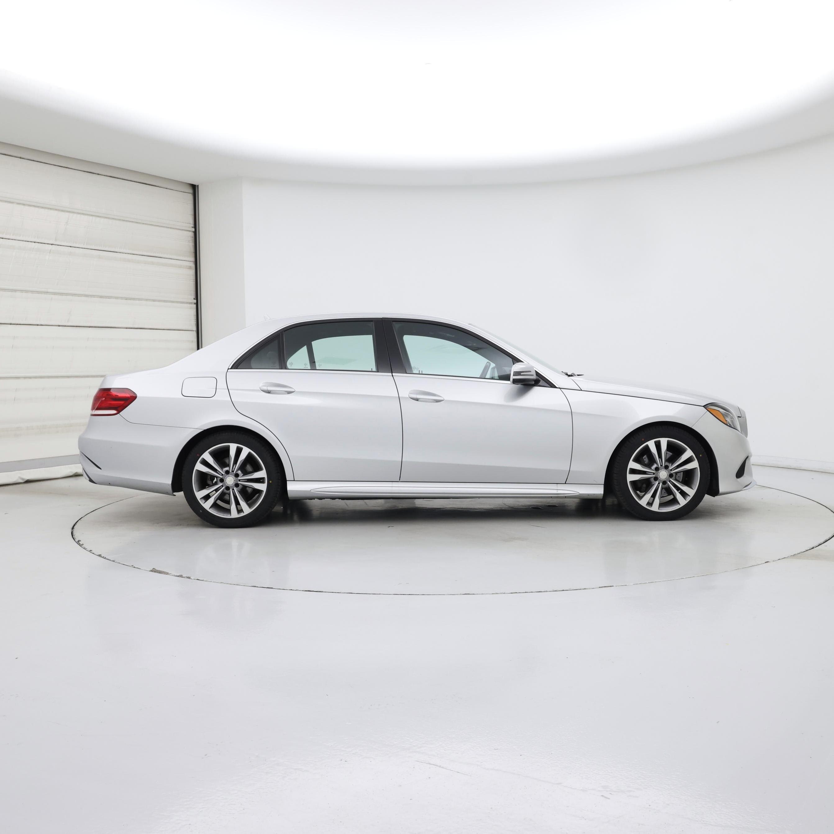 Thumbnail: 2016 Mercedes-Benz E-Class - 7