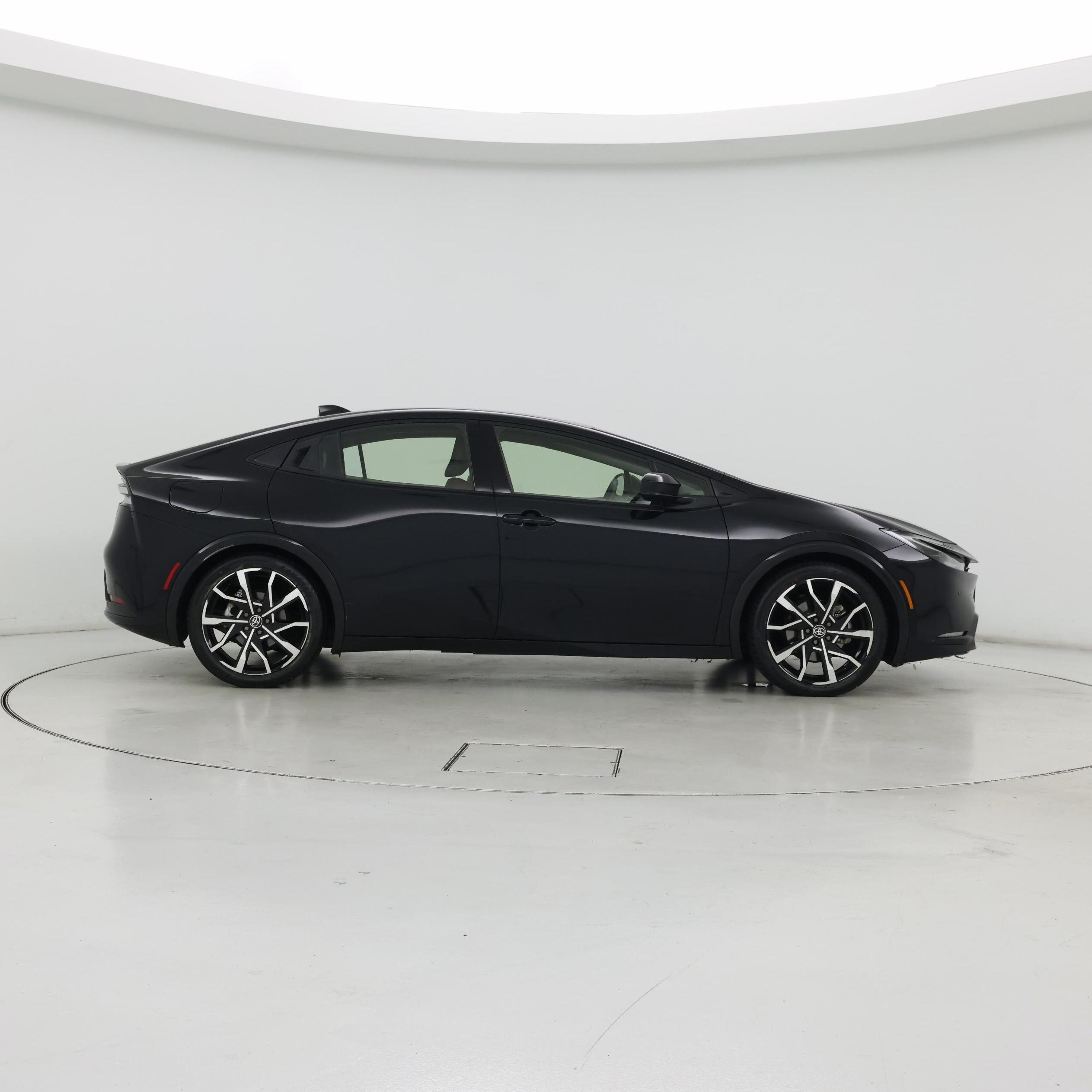 Thumbnail: 2023 Toyota Prius Prime - 7