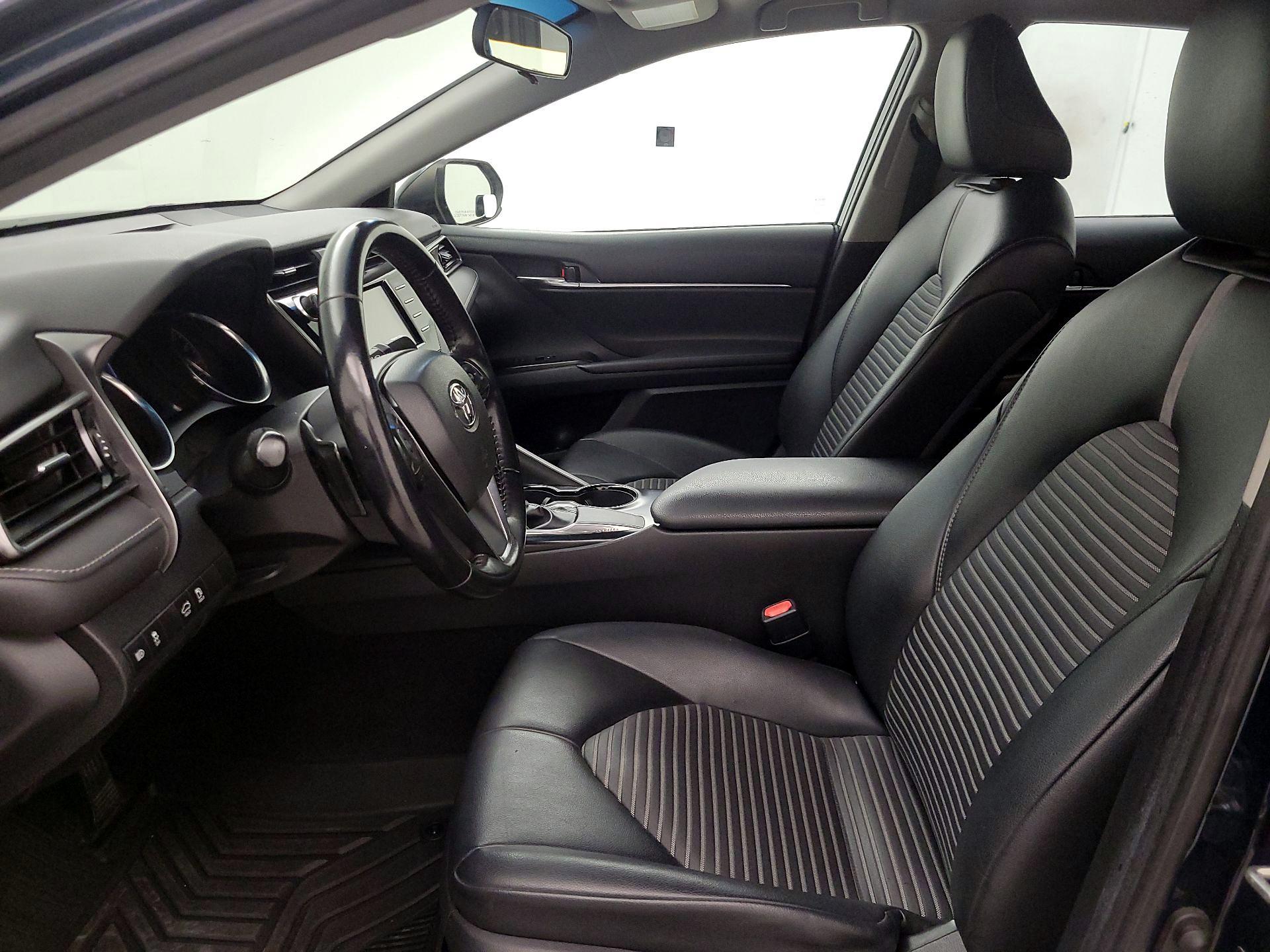 Thumbnail: 2019 Toyota Camry - 11